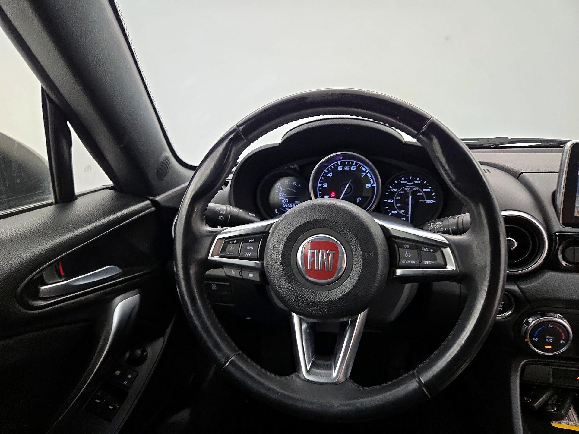 Thumbnail: 2017 Fiat 124 Spider - 10