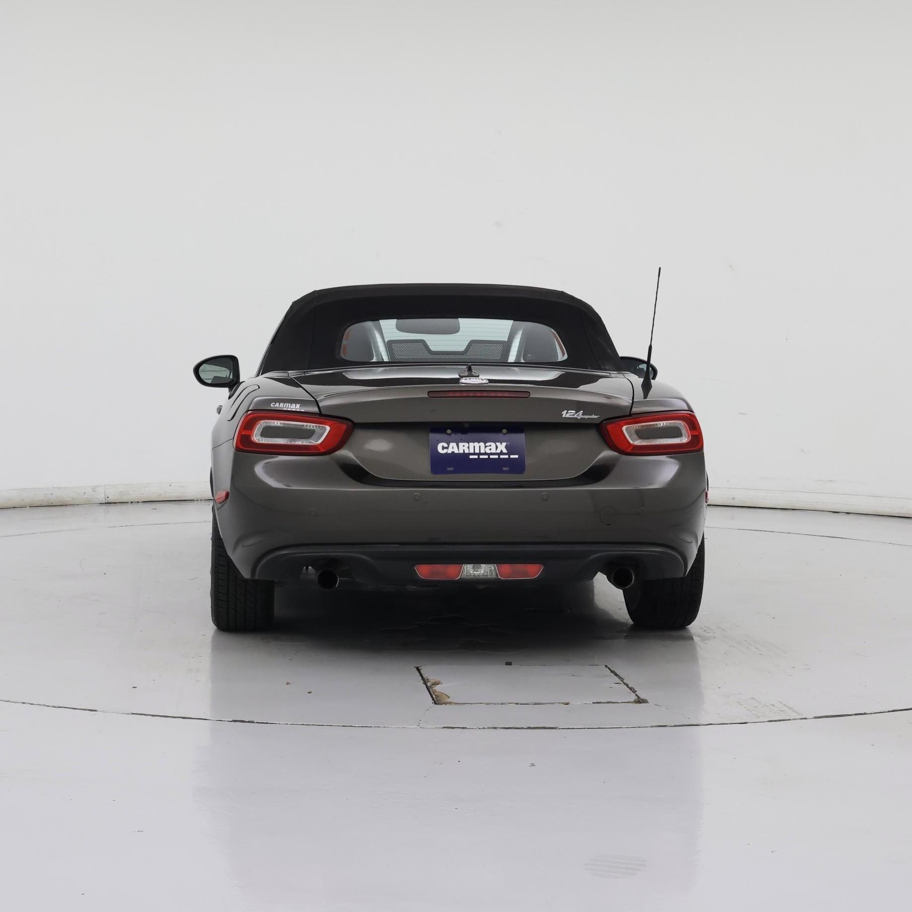 Thumbnail: 2017 Fiat 124 Spider - 6