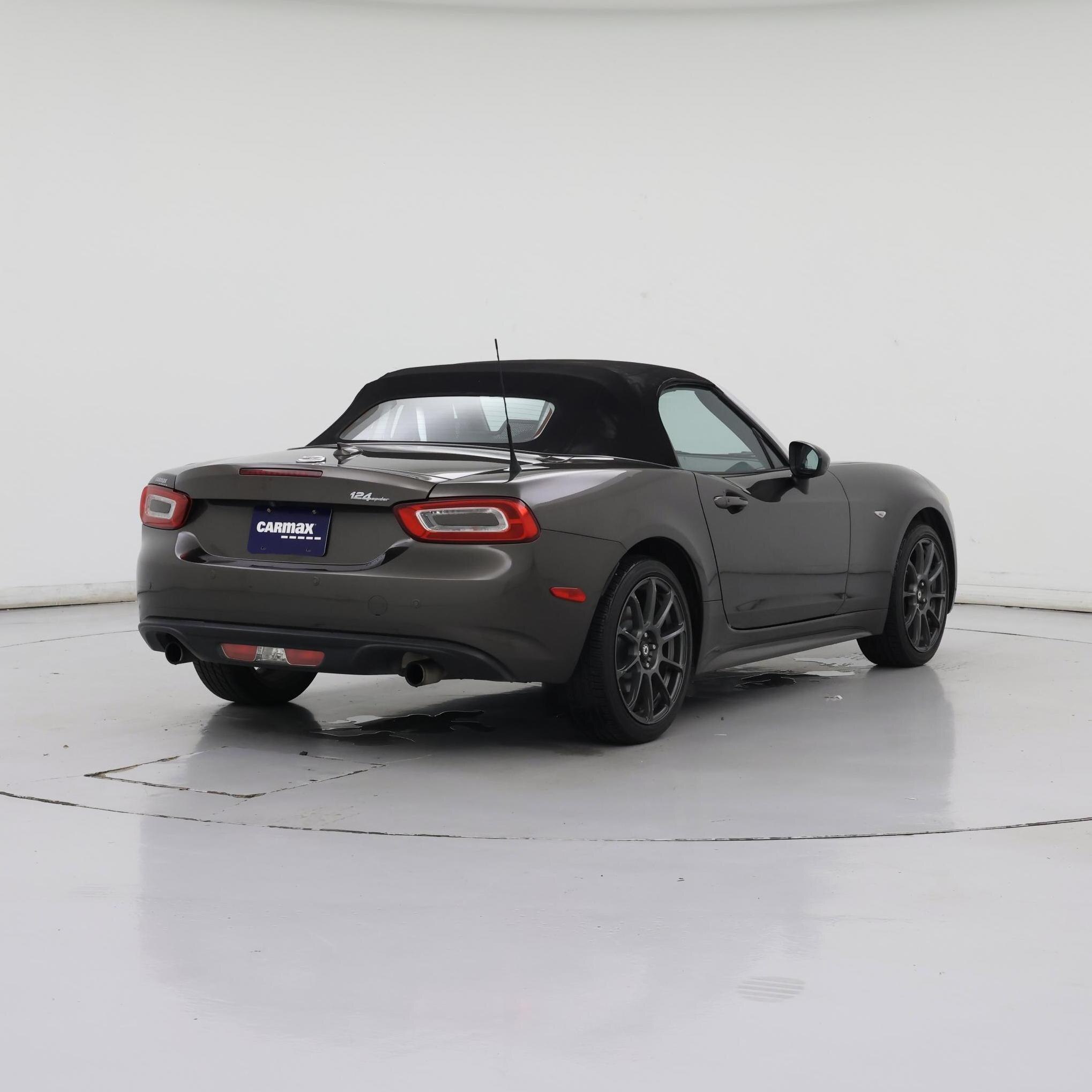 Thumbnail: 2017 Fiat 124 Spider - 8