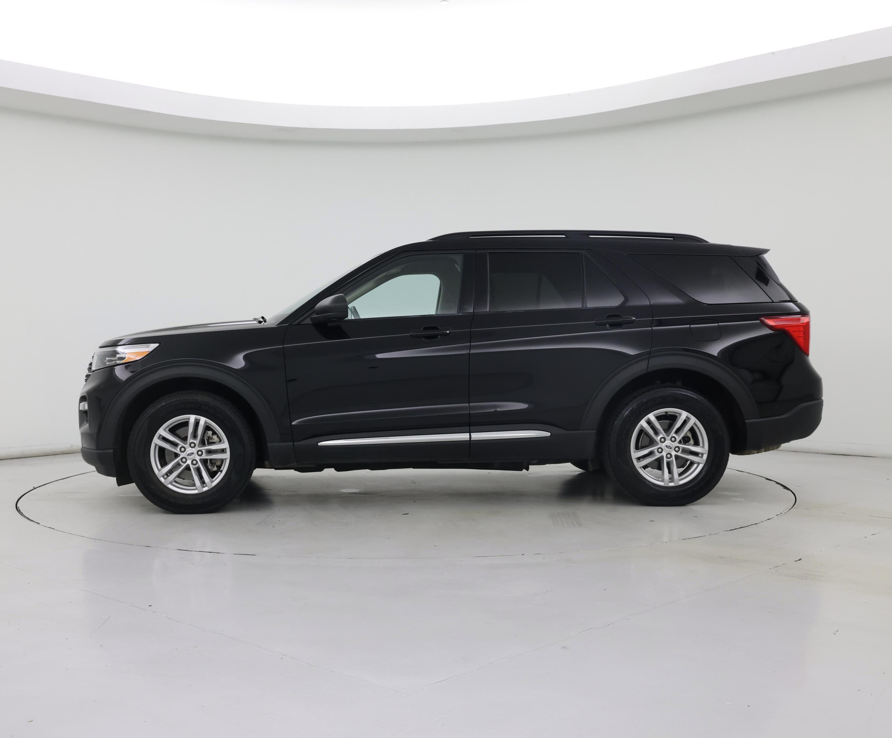 Thumbnail: 2021 Ford Explorer - 3