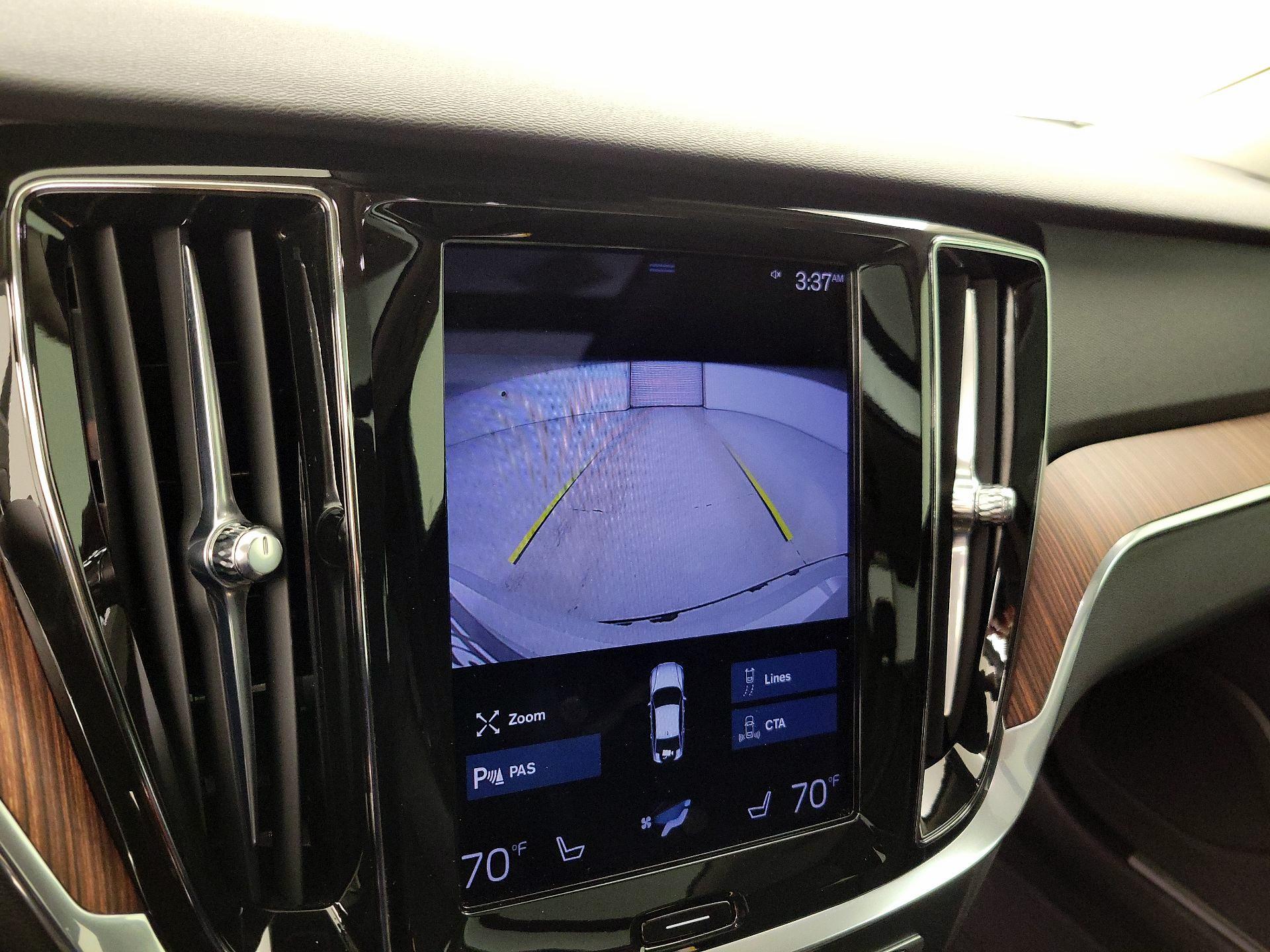 Thumbnail: 2022 Volvo S60 - 15