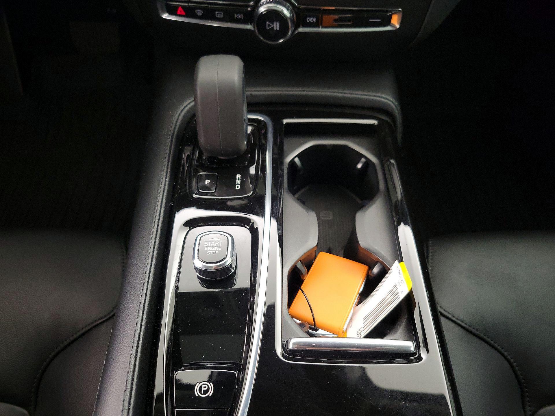 Thumbnail: 2022 Volvo S60 - 18