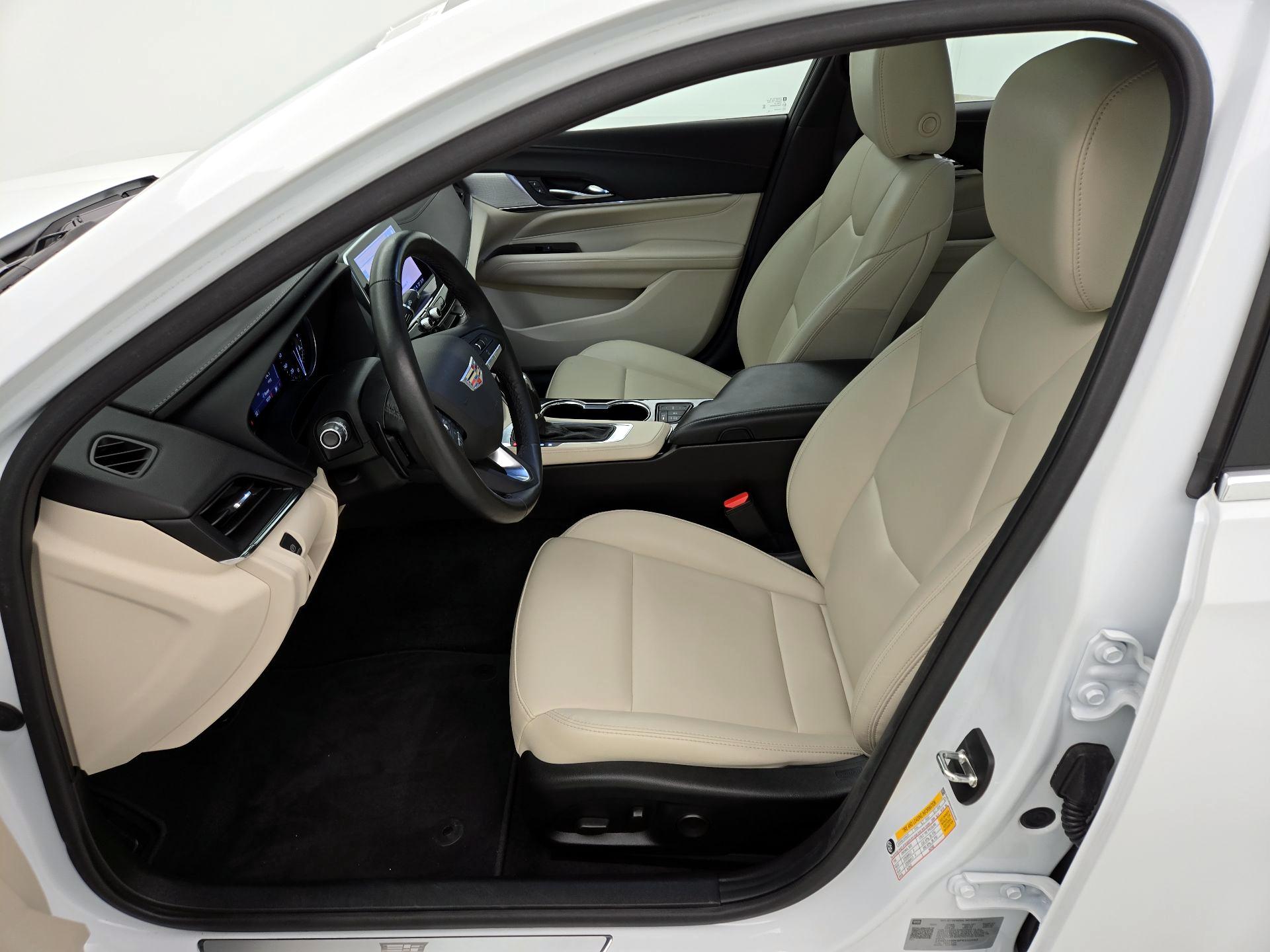 Thumbnail: 2023 Cadillac CT4 - 11
