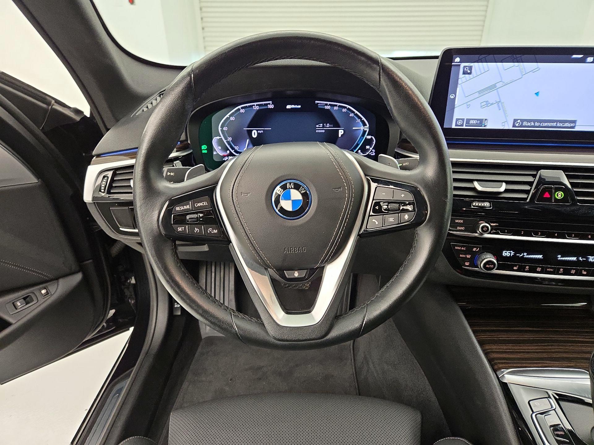 Thumbnail: 2023 BMW 5 Series - 10