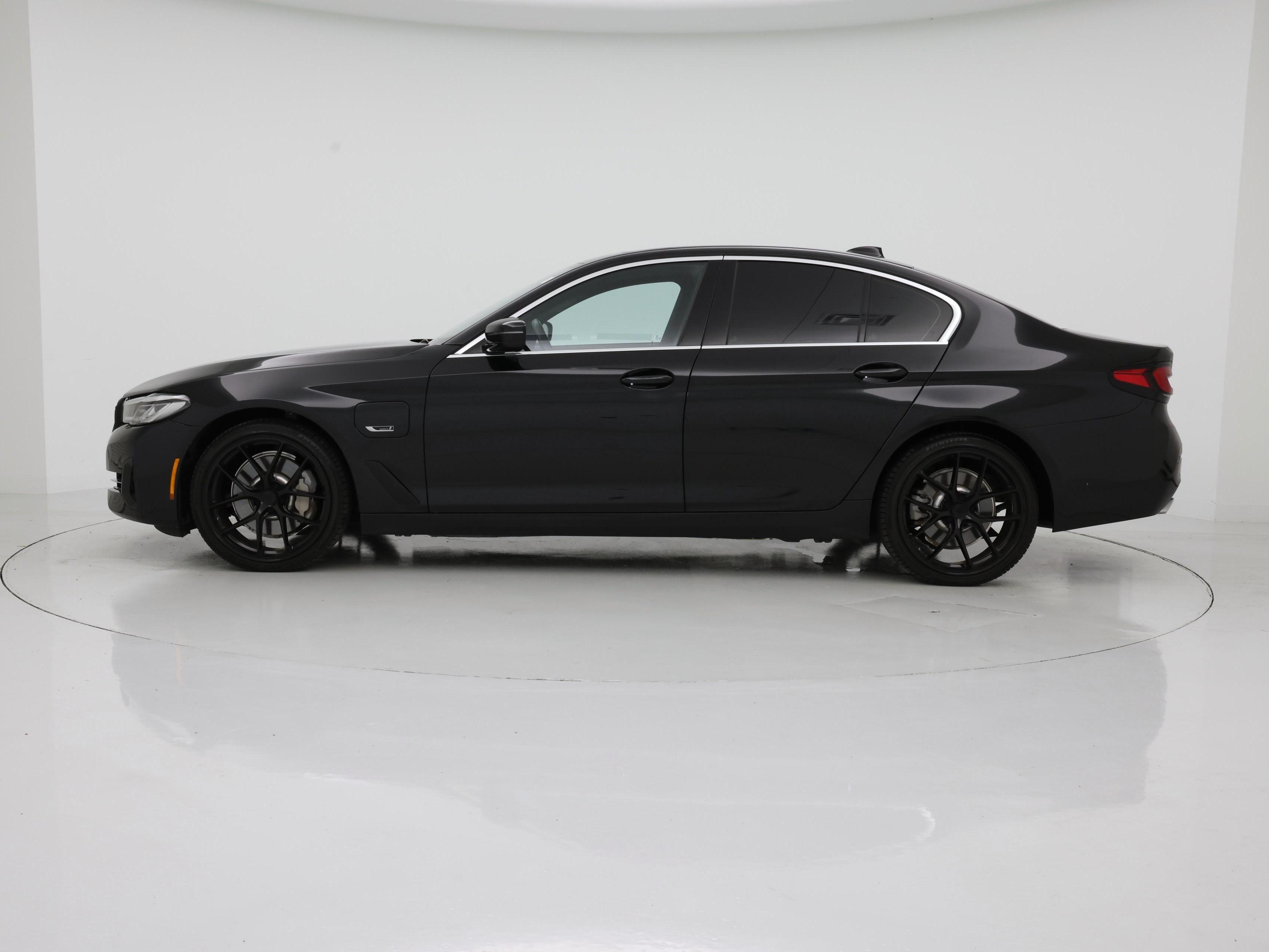 Thumbnail: 2023 BMW 5 Series - 3