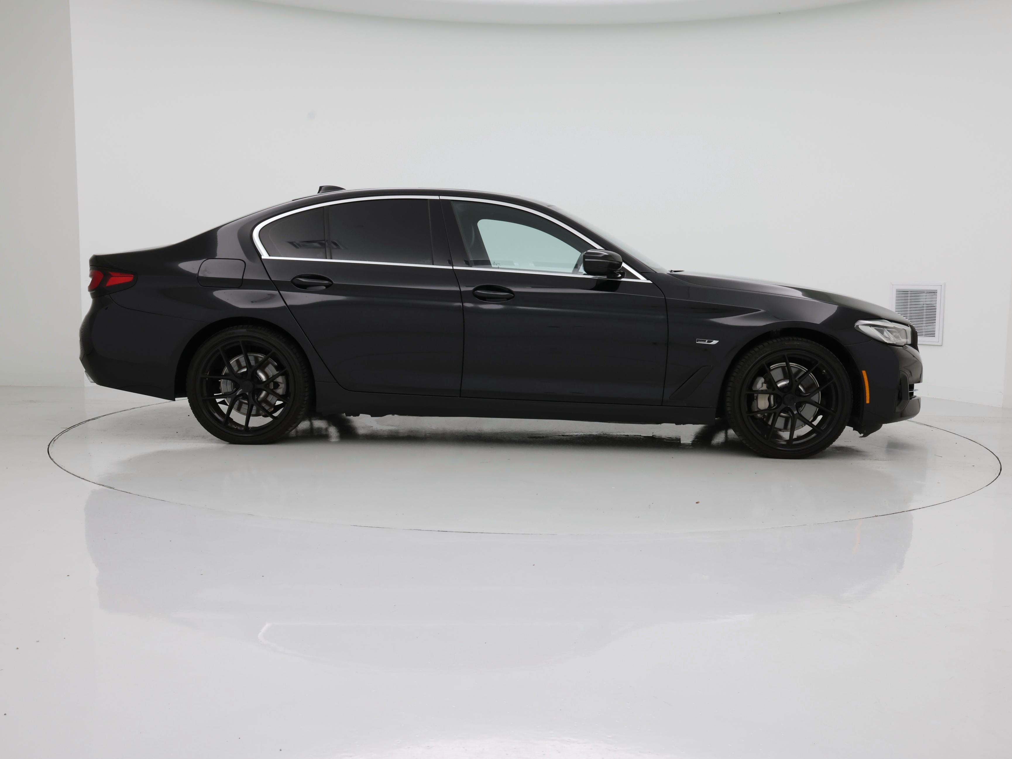 Thumbnail: 2023 BMW 5 Series - 7