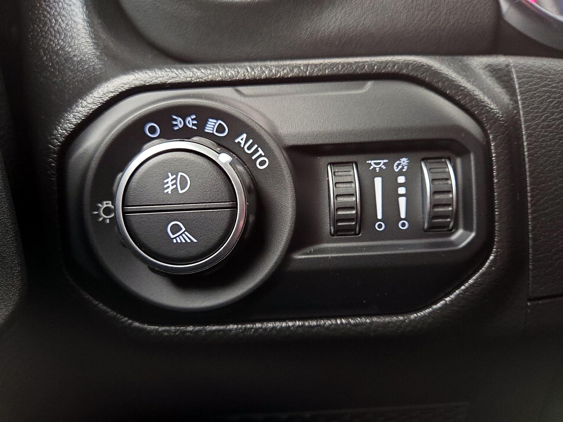 Thumbnail: 2022 Jeep Gladiator - 13