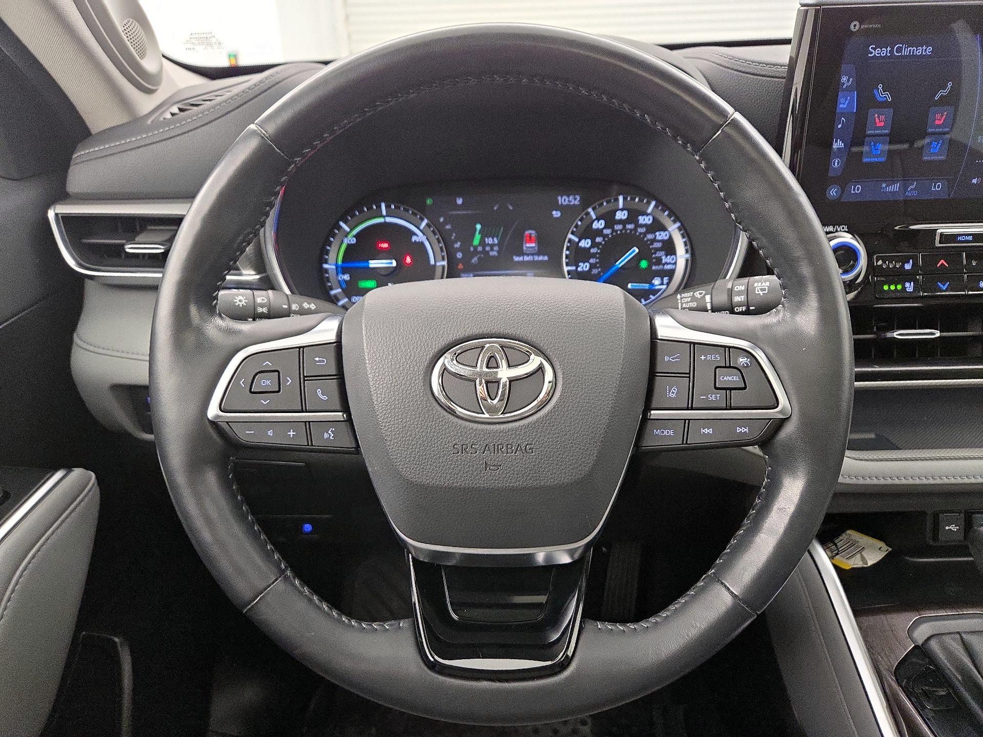 Thumbnail: 2021 Toyota Highlander - 10