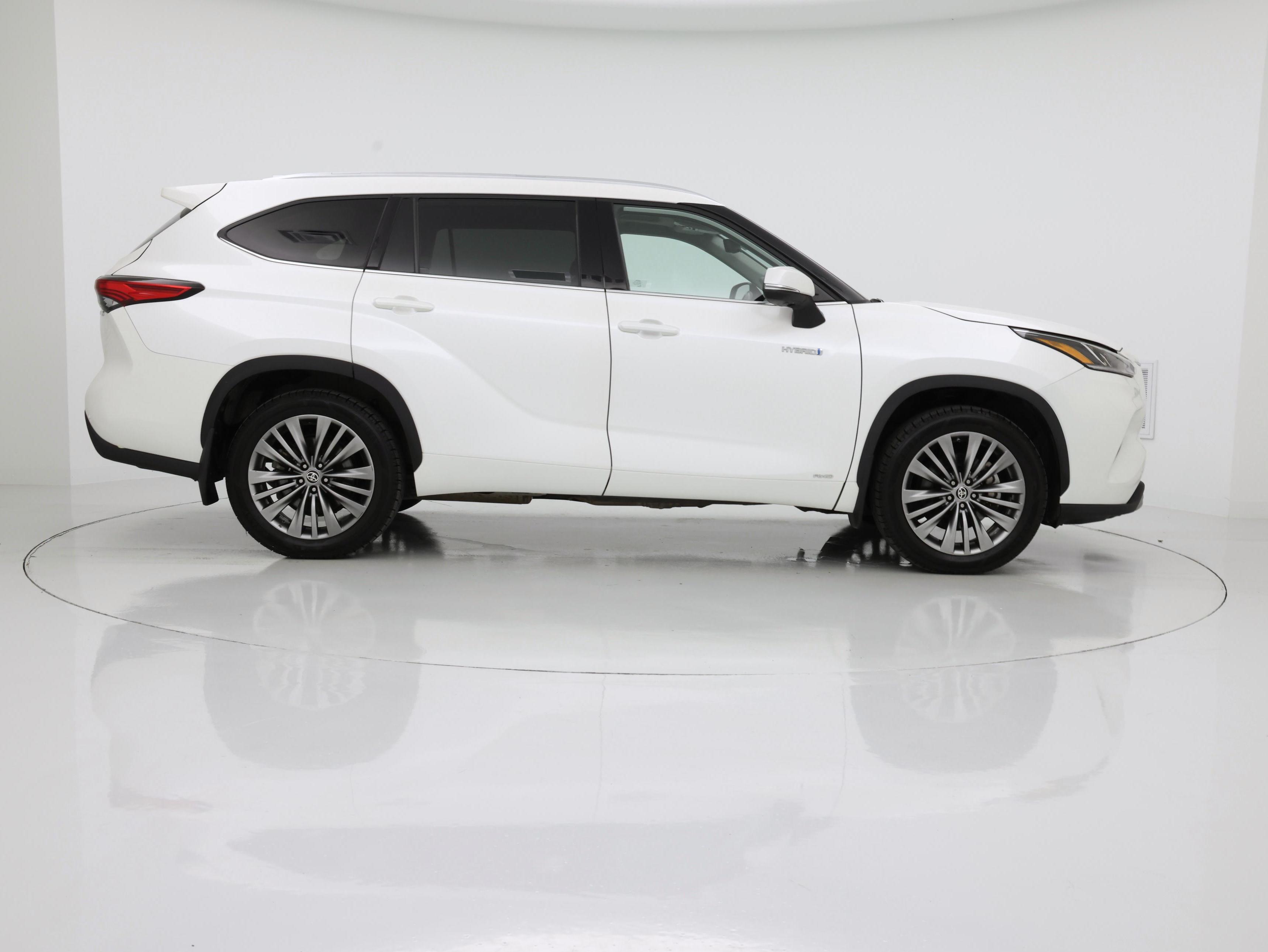 Thumbnail: 2021 Toyota Highlander - 7