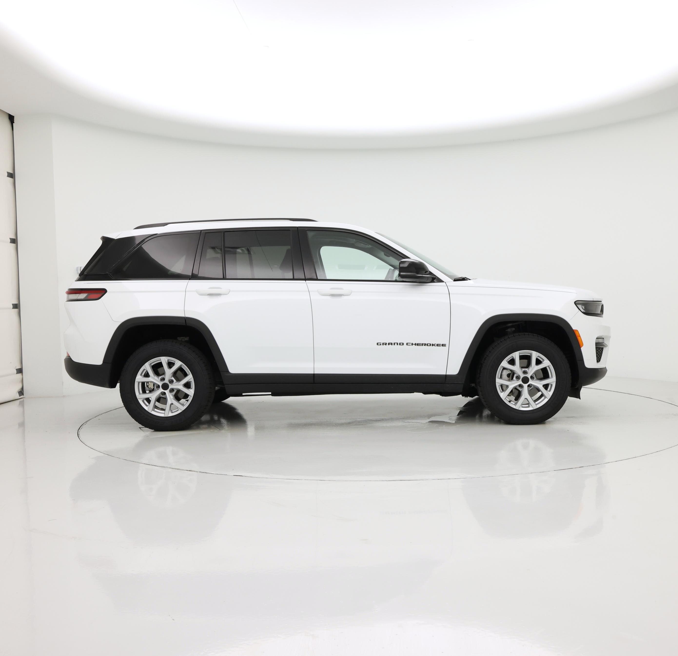 Thumbnail: 2022 Jeep Grand Cherokee - 7