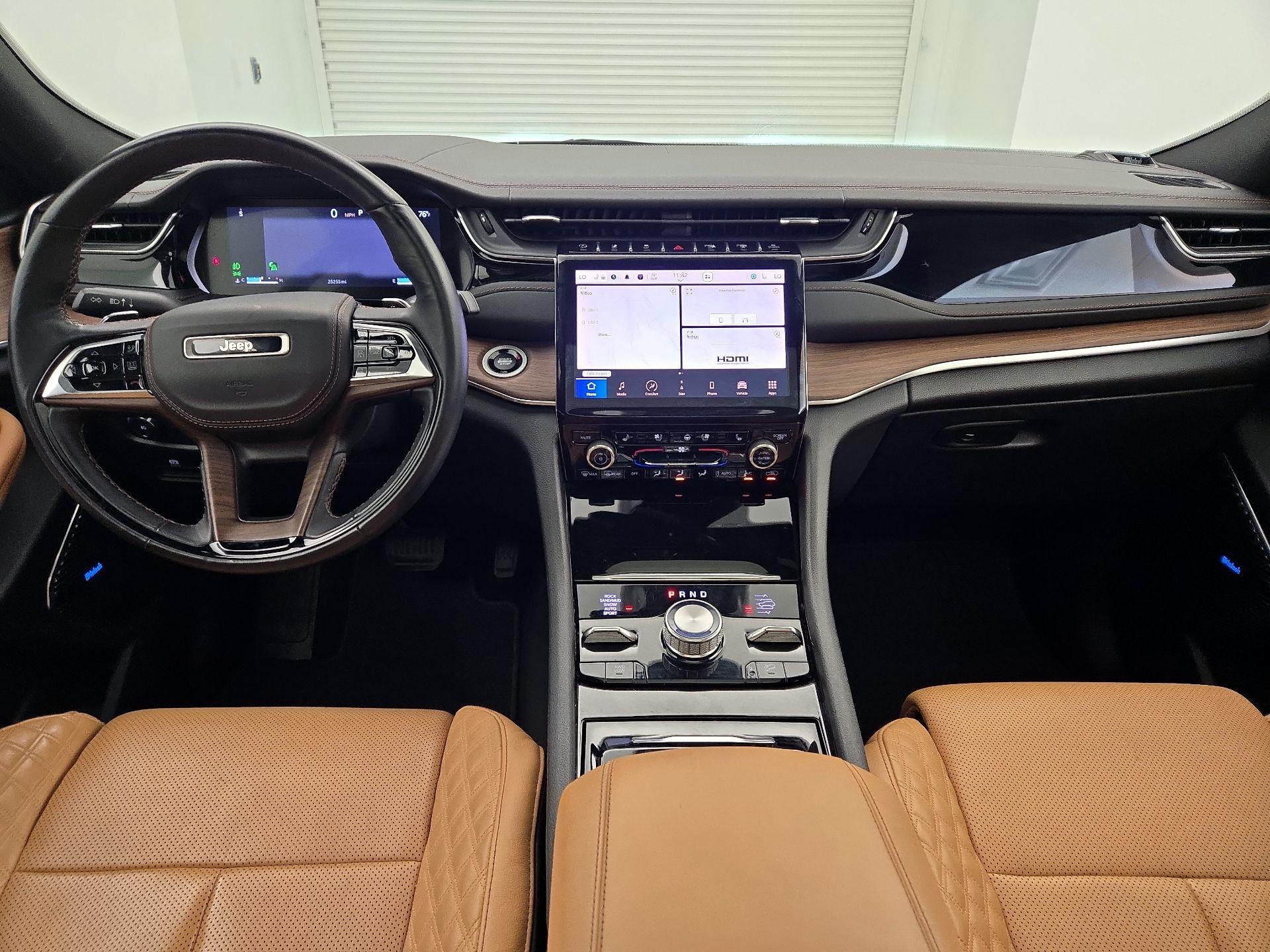 Thumbnail: 2022 Jeep Grand Cherokee - 9