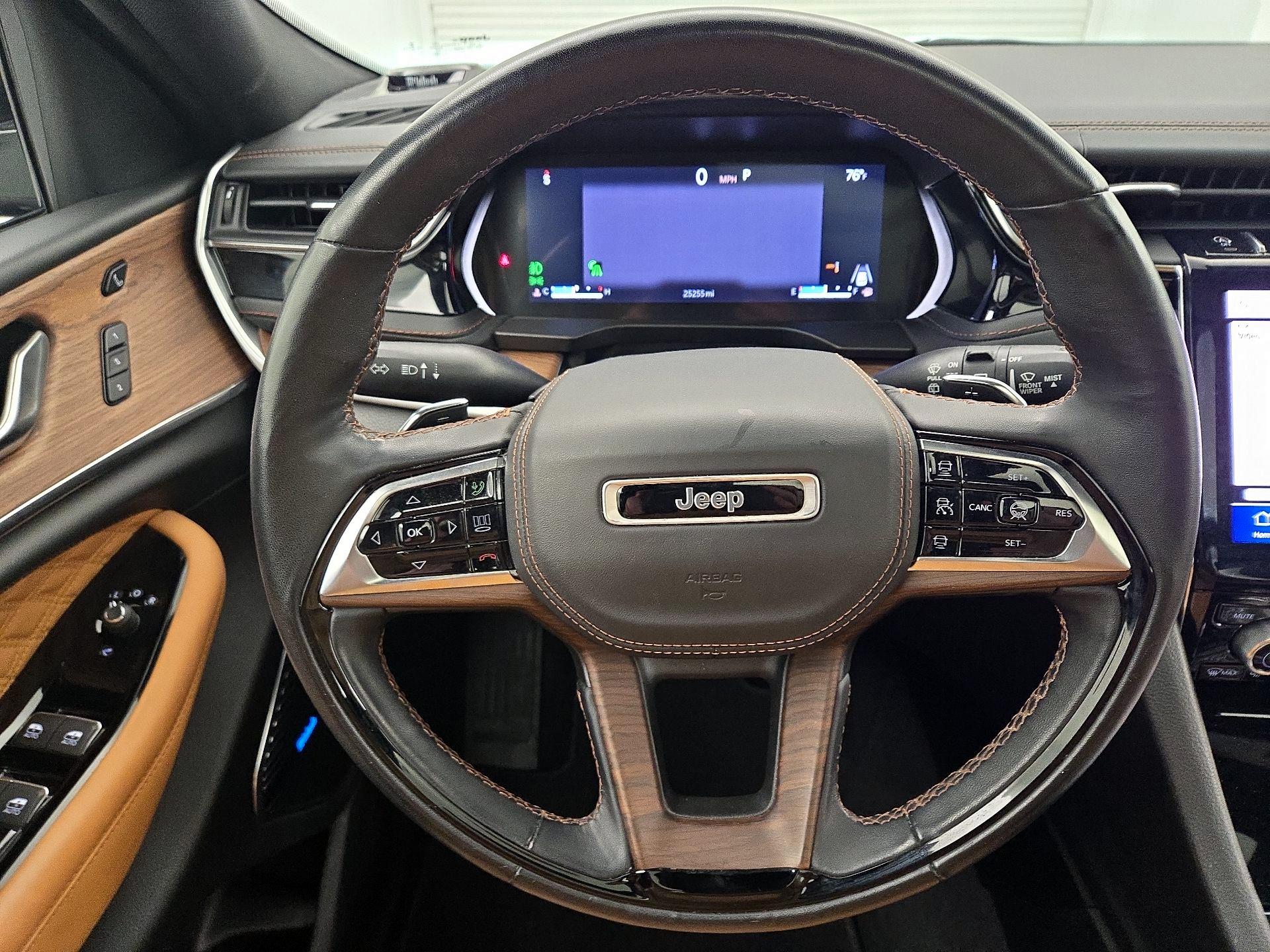 Thumbnail: 2022 Jeep Grand Cherokee - 10