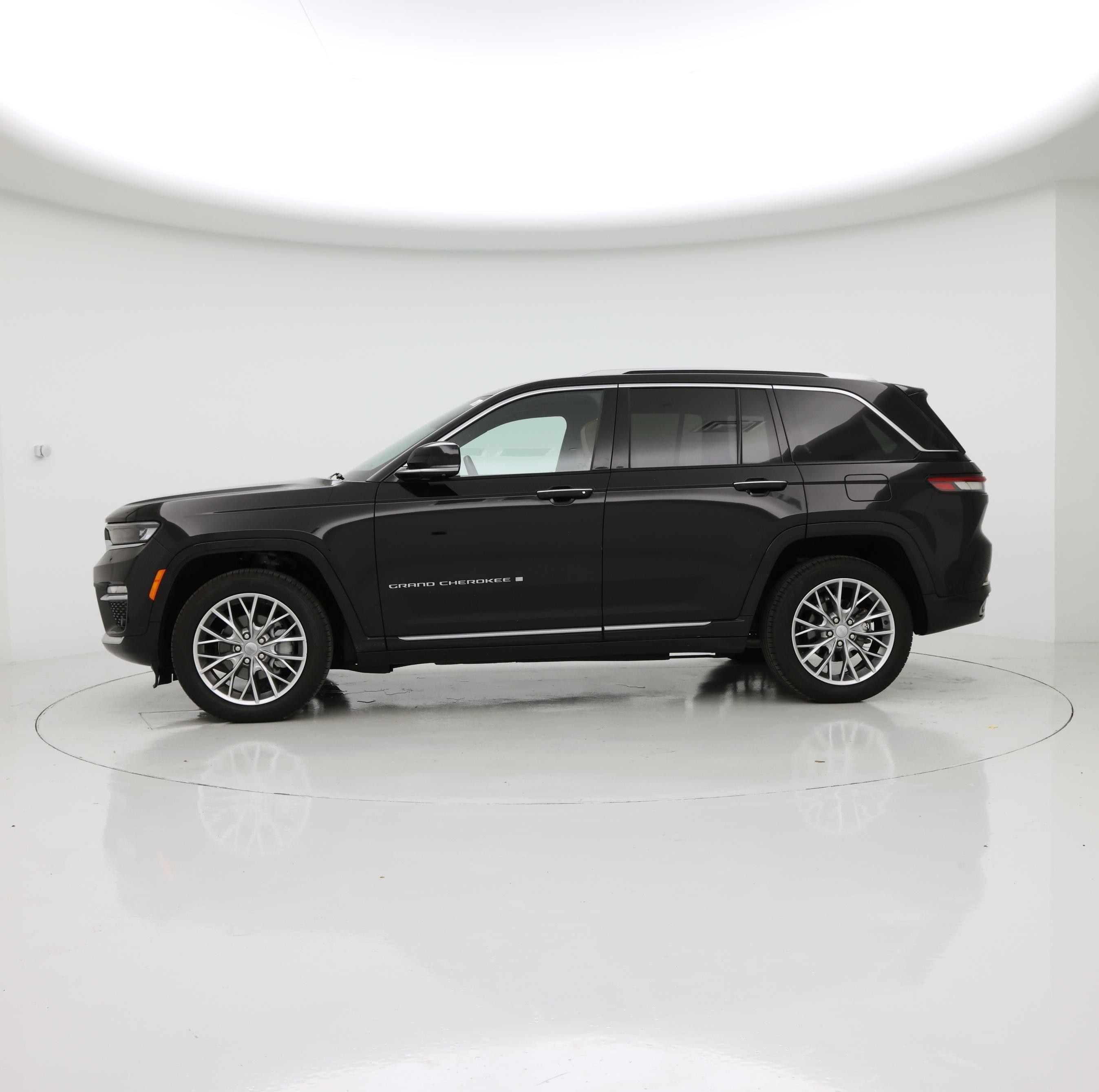 Thumbnail: 2022 Jeep Grand Cherokee - 3