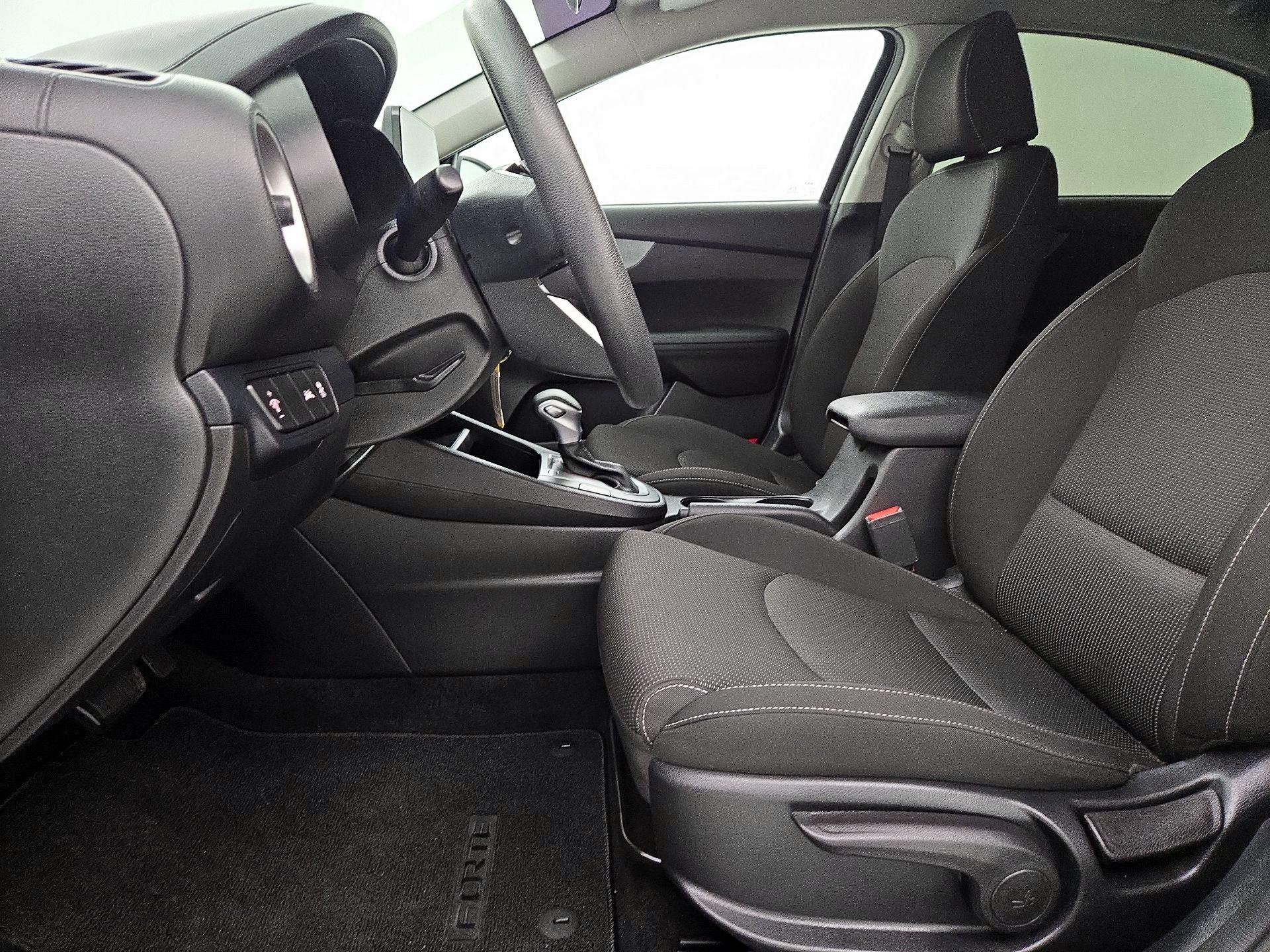 Thumbnail: 2021 Kia Forte - 11