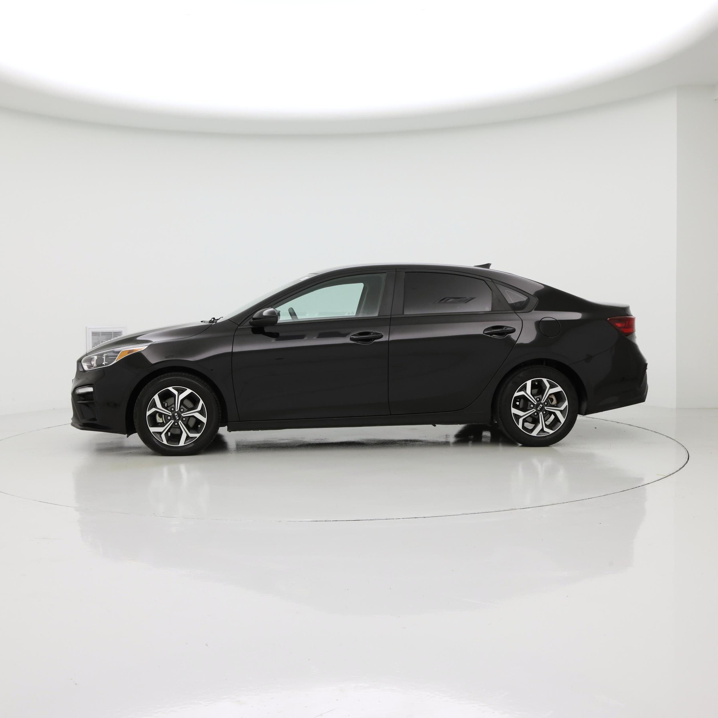Thumbnail: 2021 Kia Forte - 3