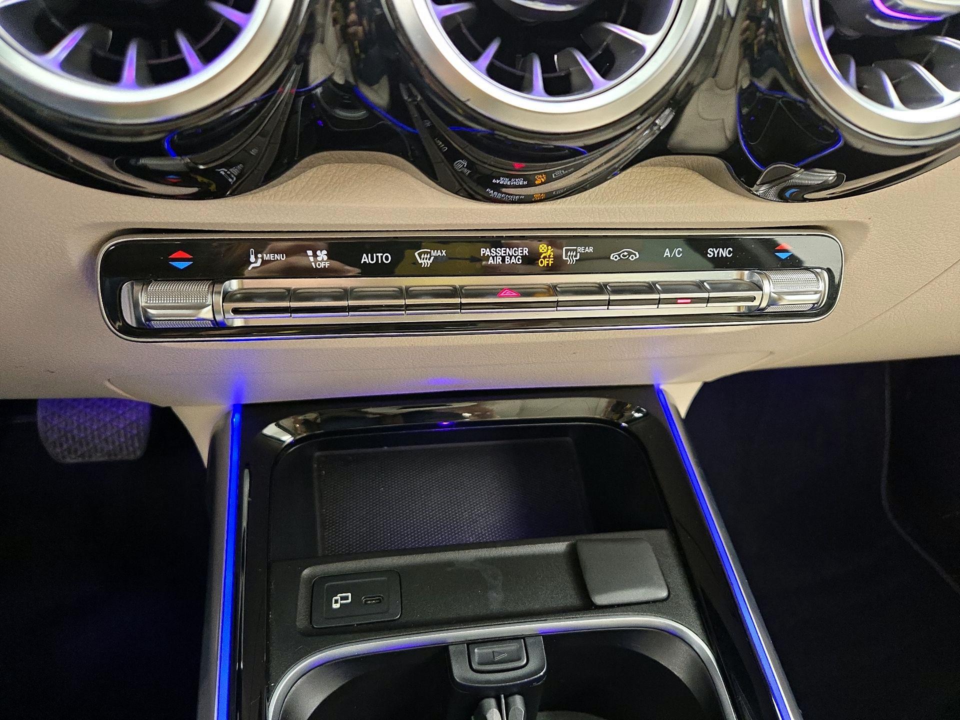 Thumbnail: 2020 Mercedes-Benz GLB - 16