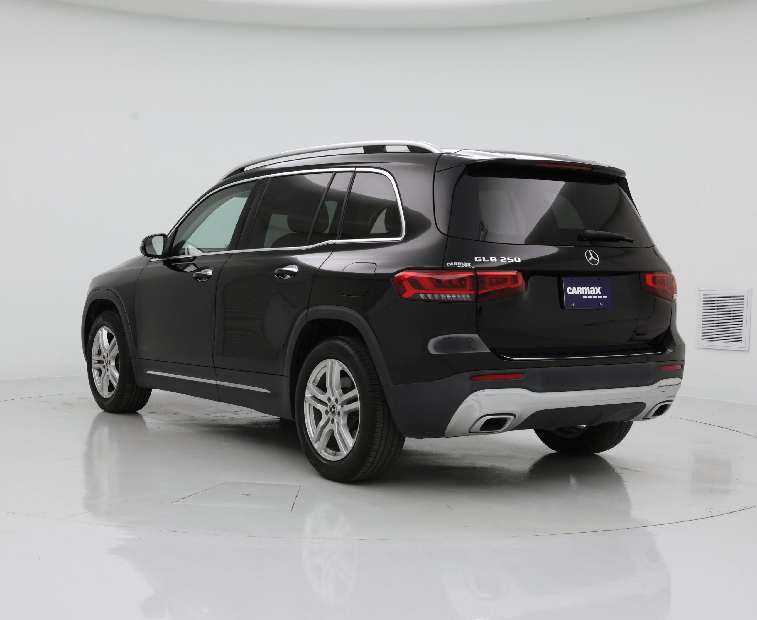 Thumbnail: 2020 Mercedes-Benz GLB - 2