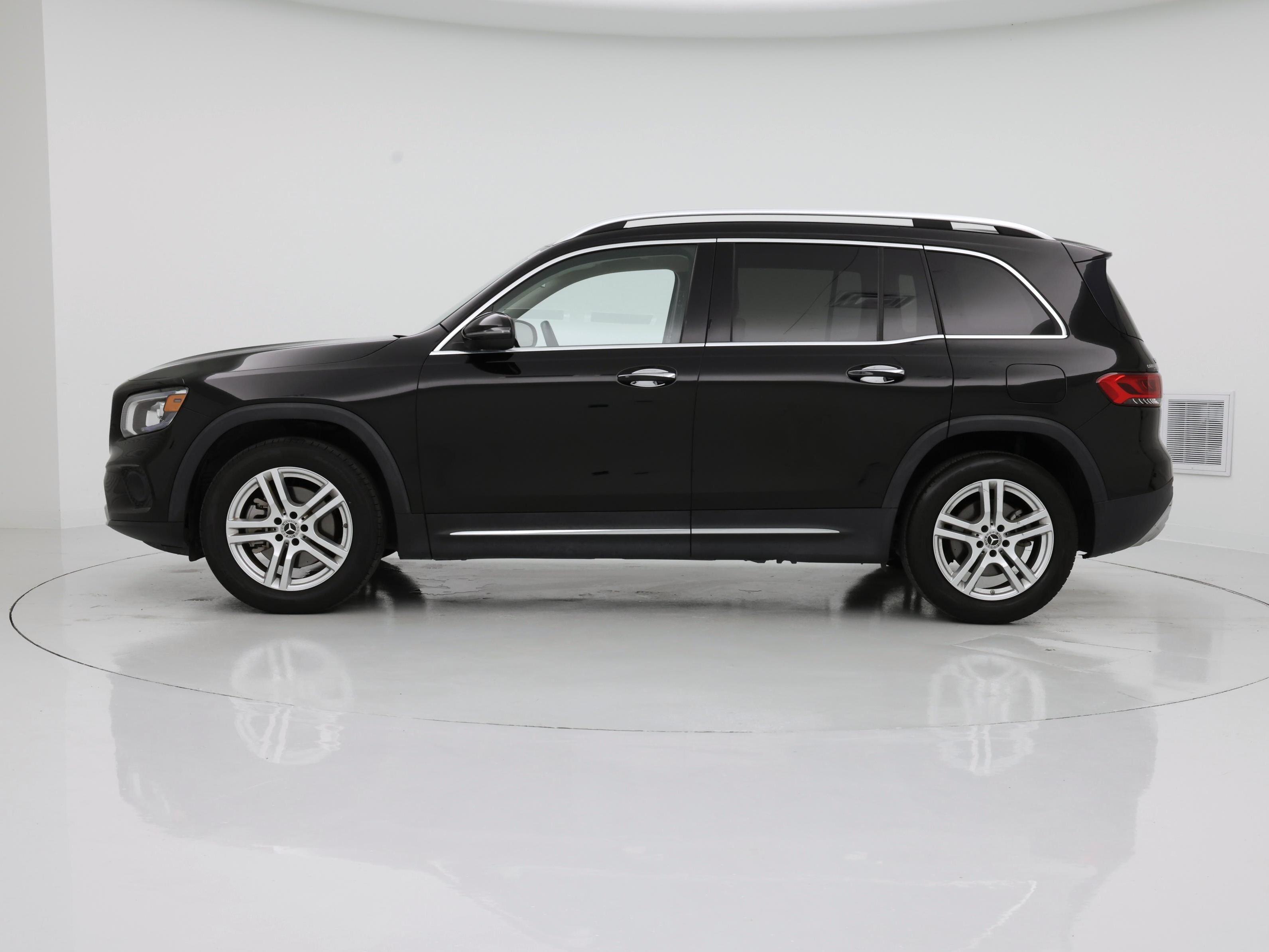 Thumbnail: 2020 Mercedes-Benz GLB - 3