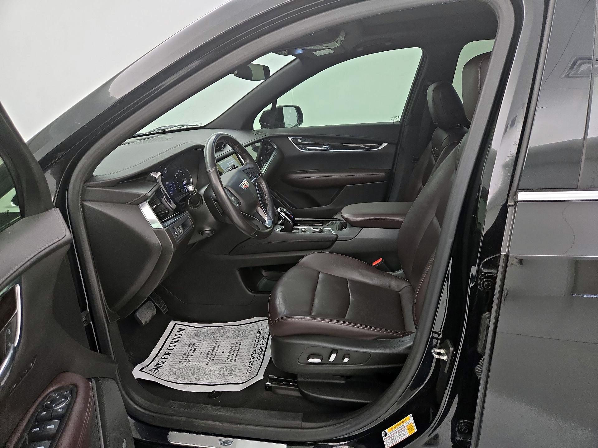 Thumbnail: 2022 Cadillac XT6 - 11
