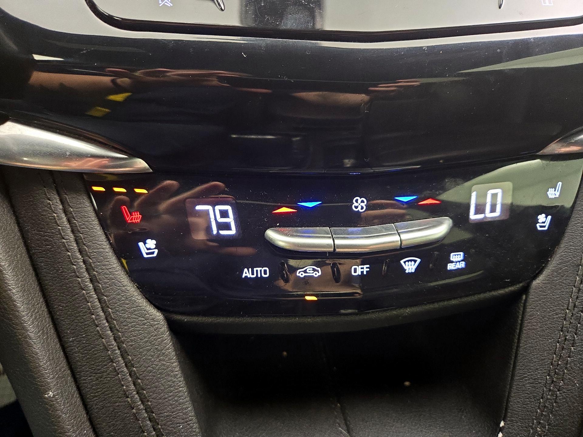 Thumbnail: 2022 Cadillac XT6 - 16