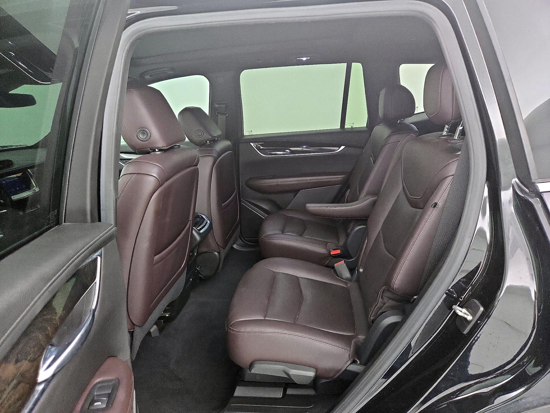 Thumbnail: 2022 Cadillac XT6 - 20