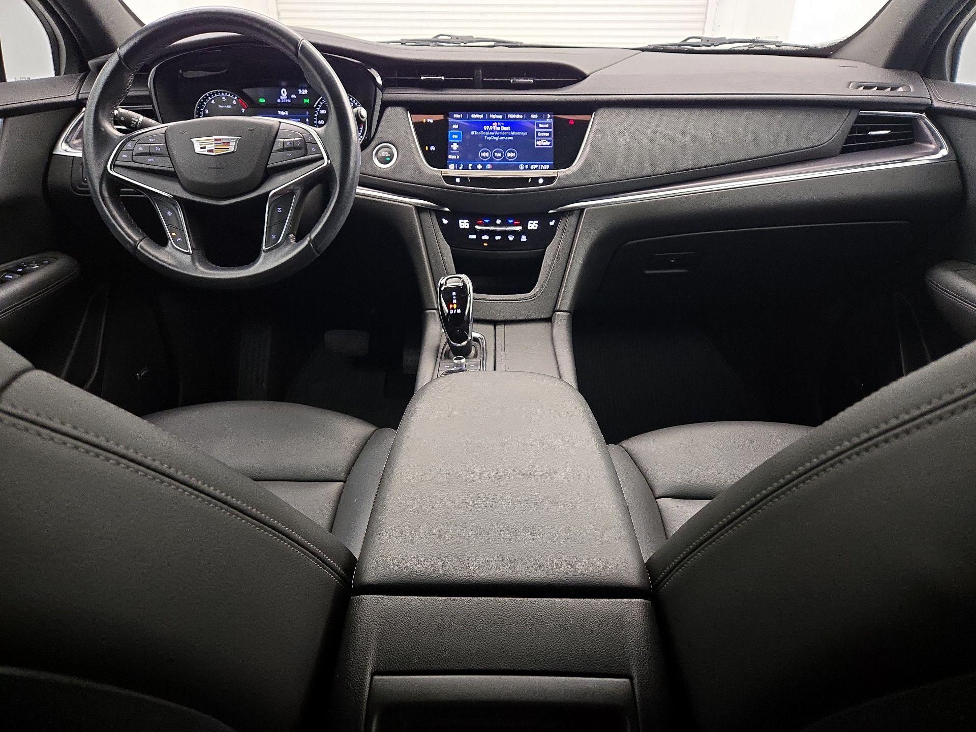 Thumbnail: 2022 Cadillac XT5 - 9
