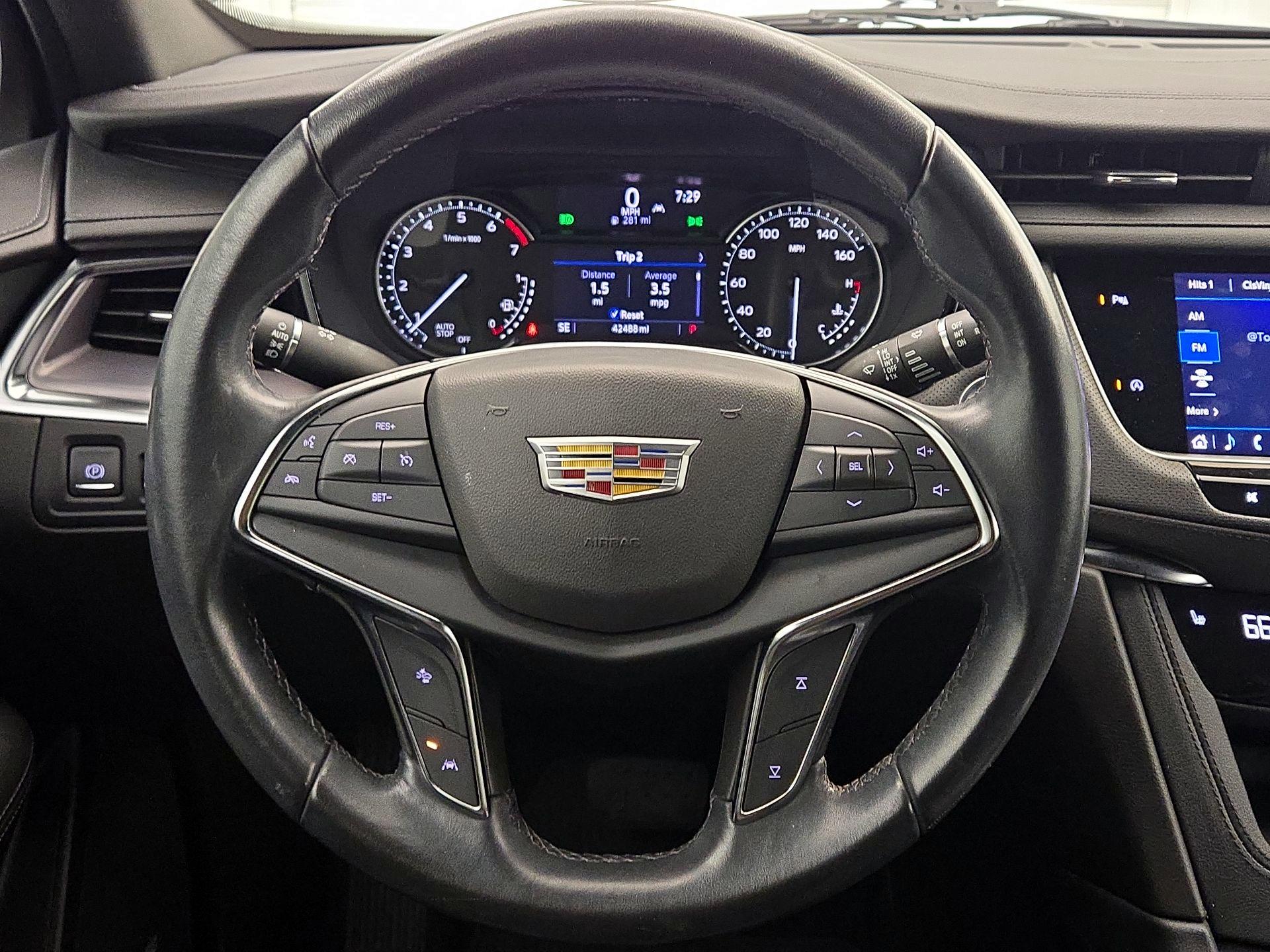 Thumbnail: 2022 Cadillac XT5 - 10