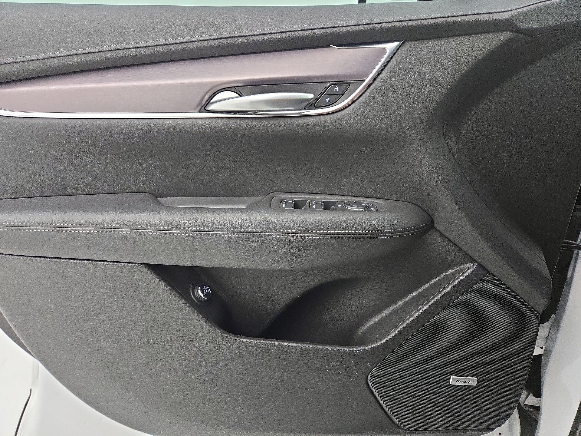 Thumbnail: 2022 Cadillac XT5 - 12