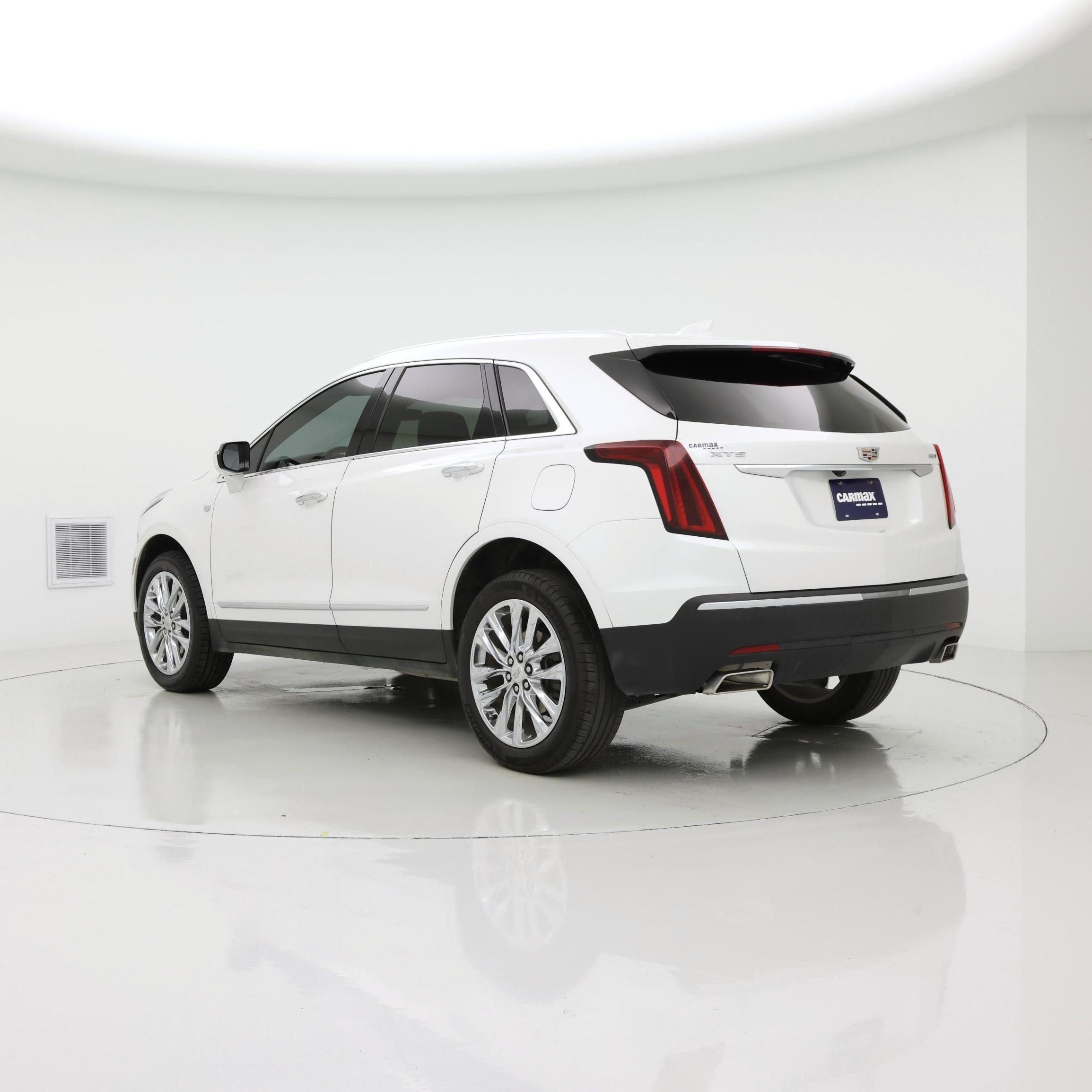 Thumbnail: 2022 Cadillac XT5 - 2