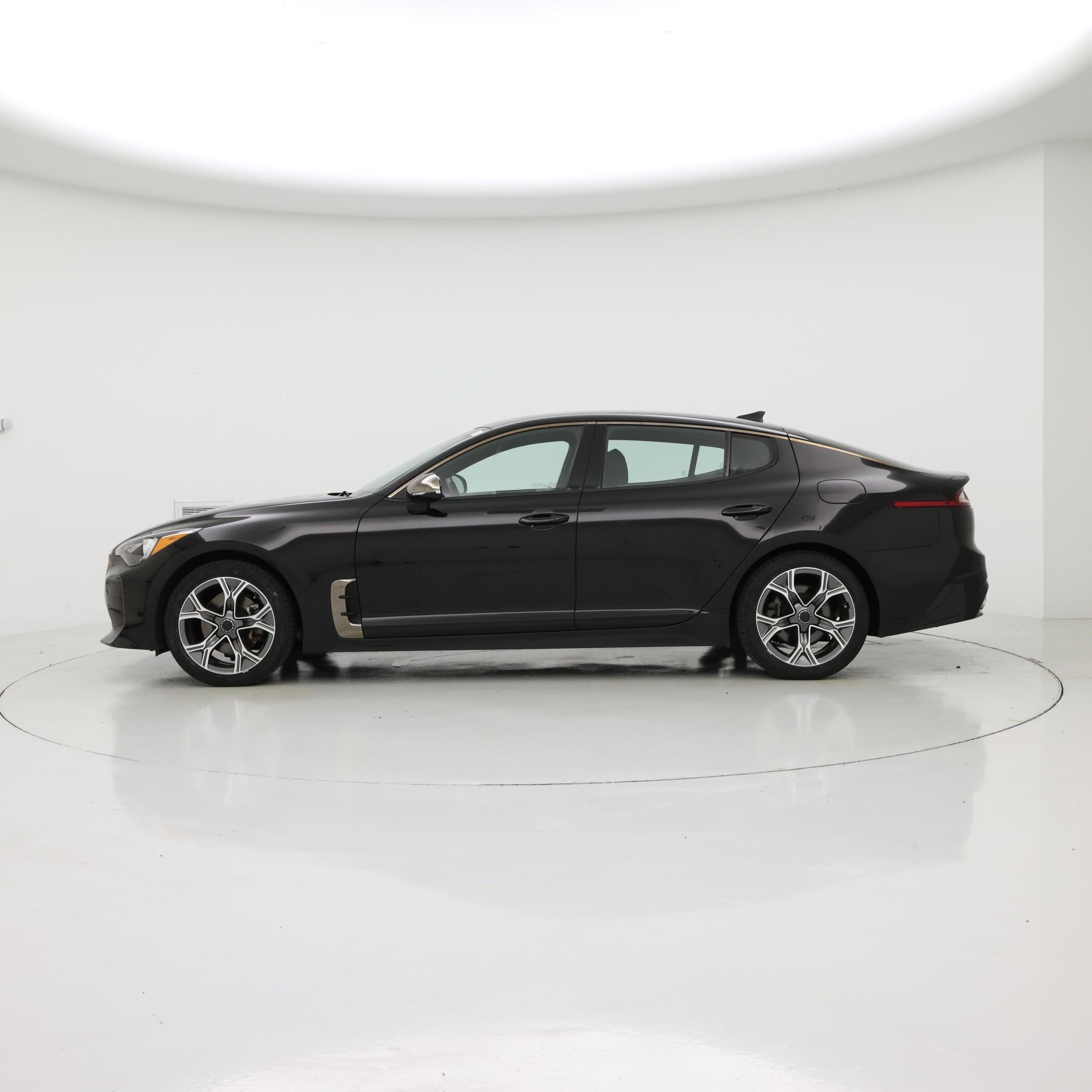 Thumbnail: 2020 Kia Stinger - 3