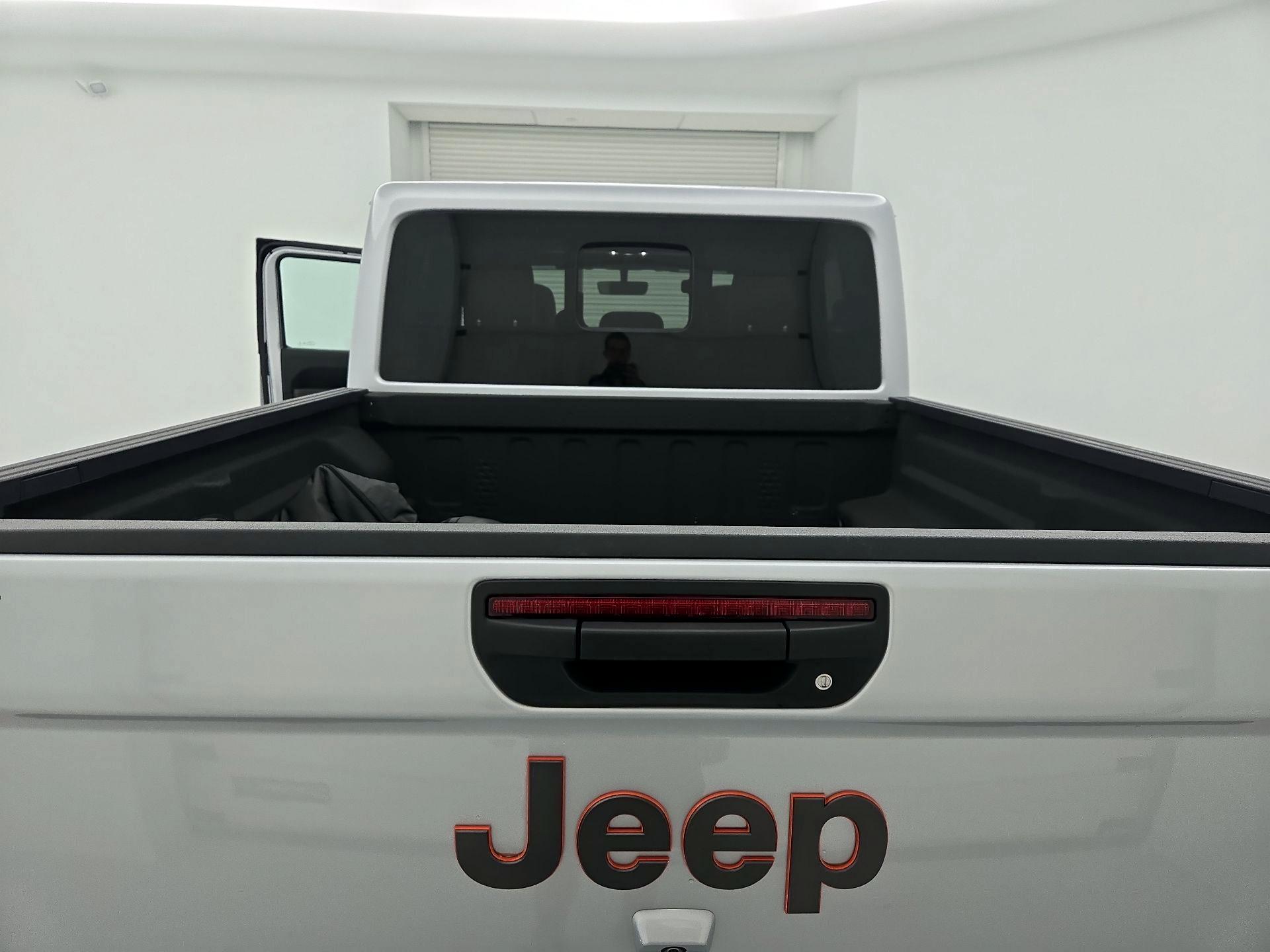Thumbnail: 2022 Jeep Gladiator - 18
