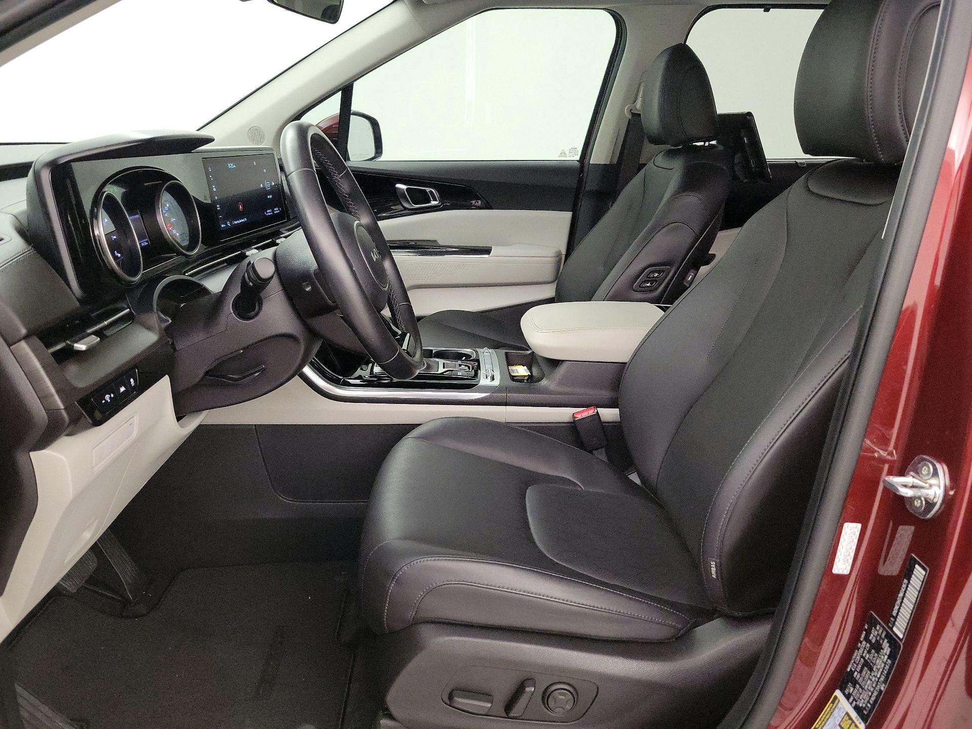 Thumbnail: 2022 Kia Carnival - 11