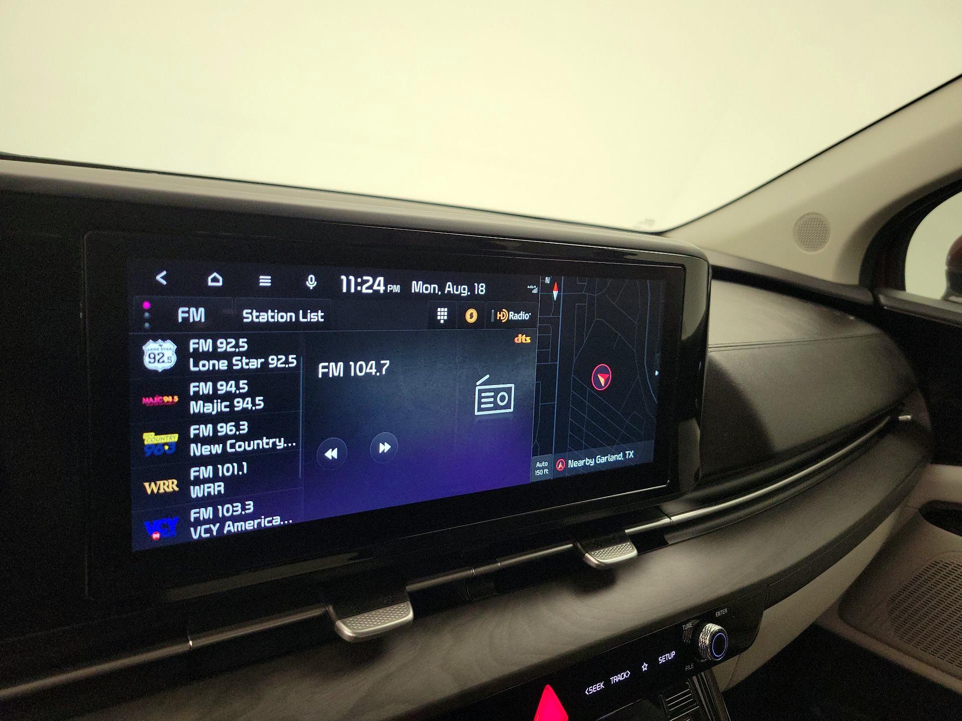 Thumbnail: 2022 Kia Carnival - 16