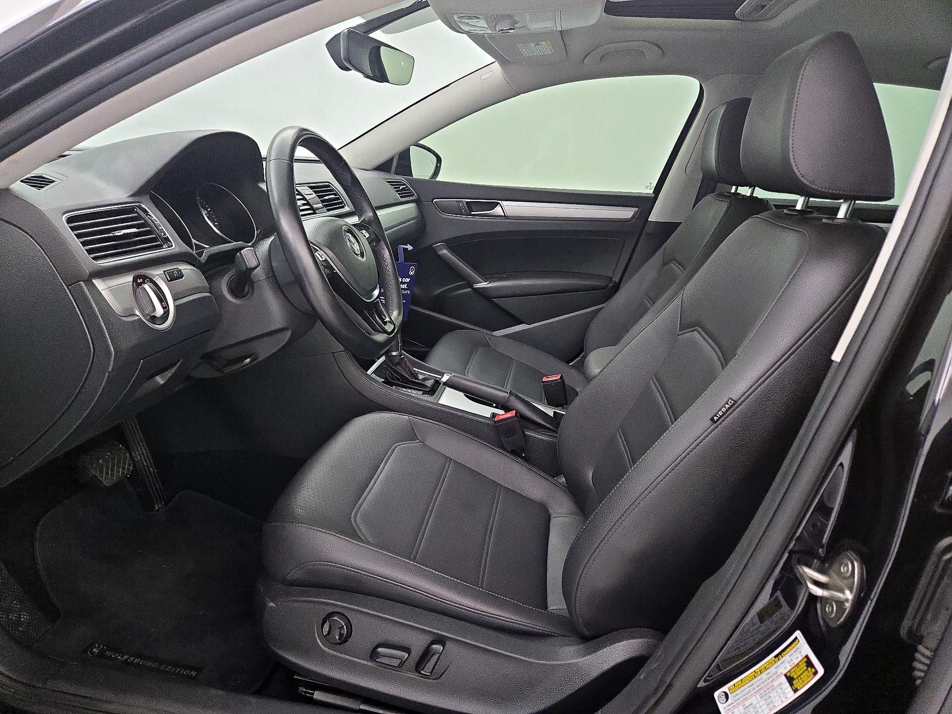 Thumbnail: 2019 Volkswagen Passat - 11