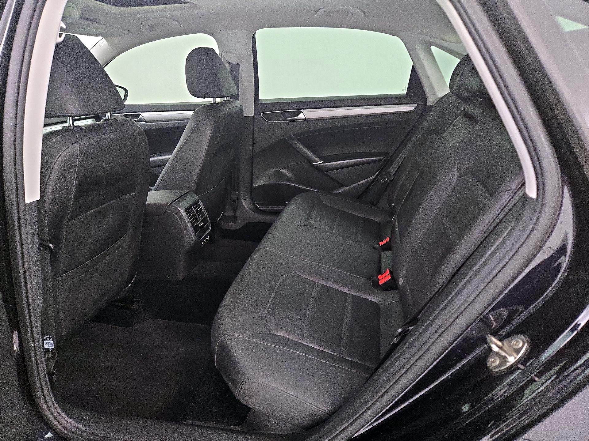 Thumbnail: 2019 Volkswagen Passat - 20