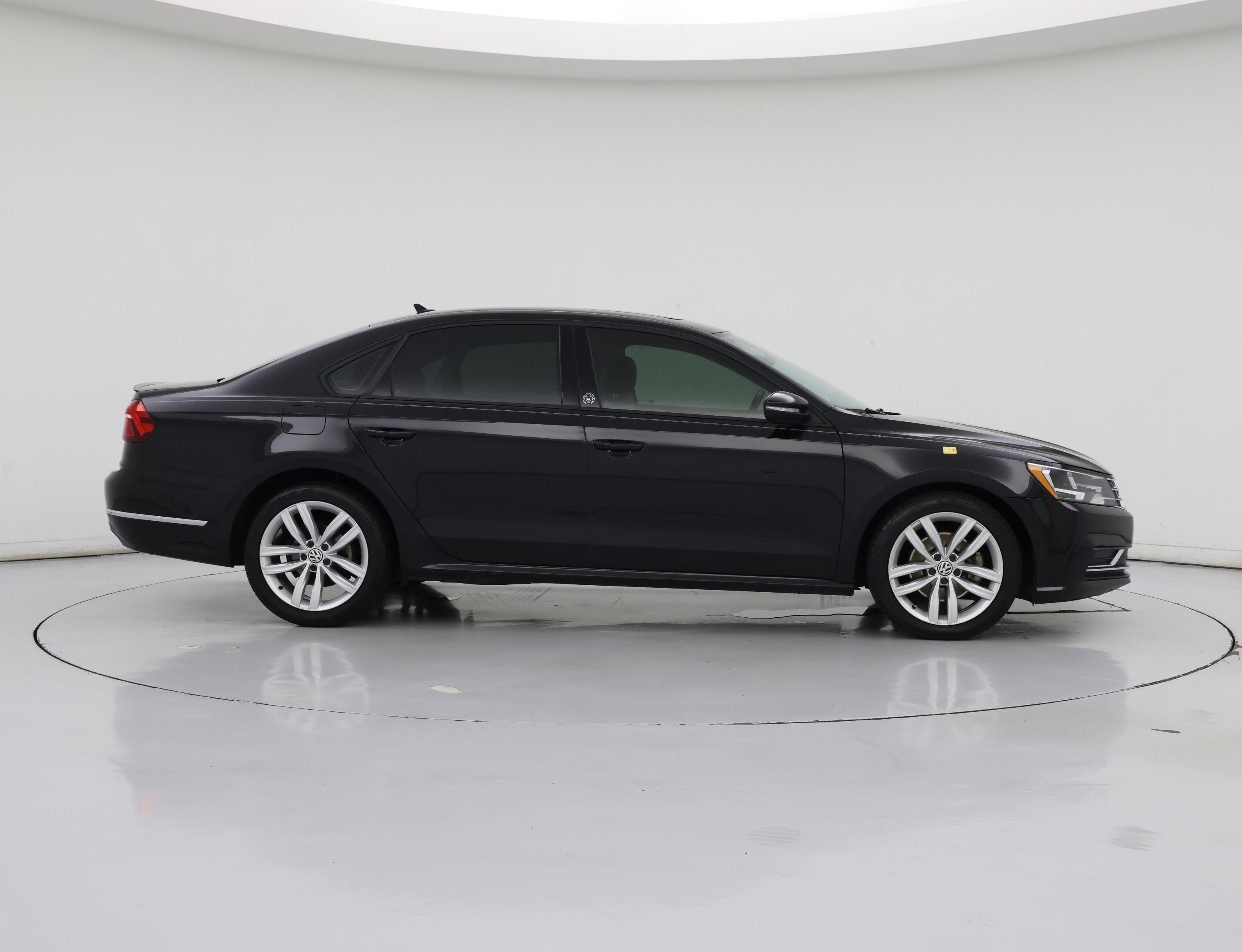 Thumbnail: 2019 Volkswagen Passat - 7