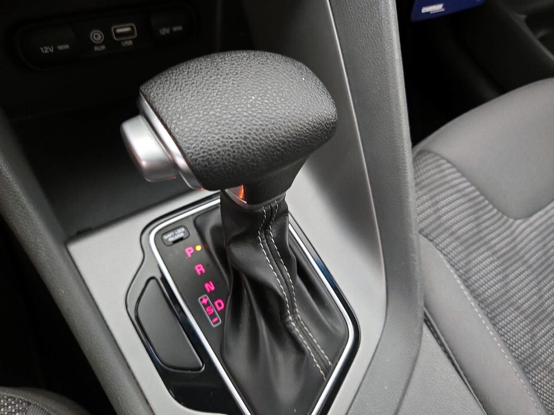 Thumbnail: 2018 Kia Niro - 17