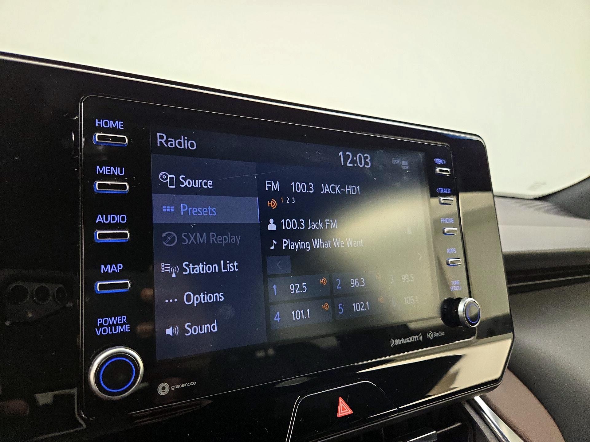 Thumbnail: 2021 Toyota Venza - 15