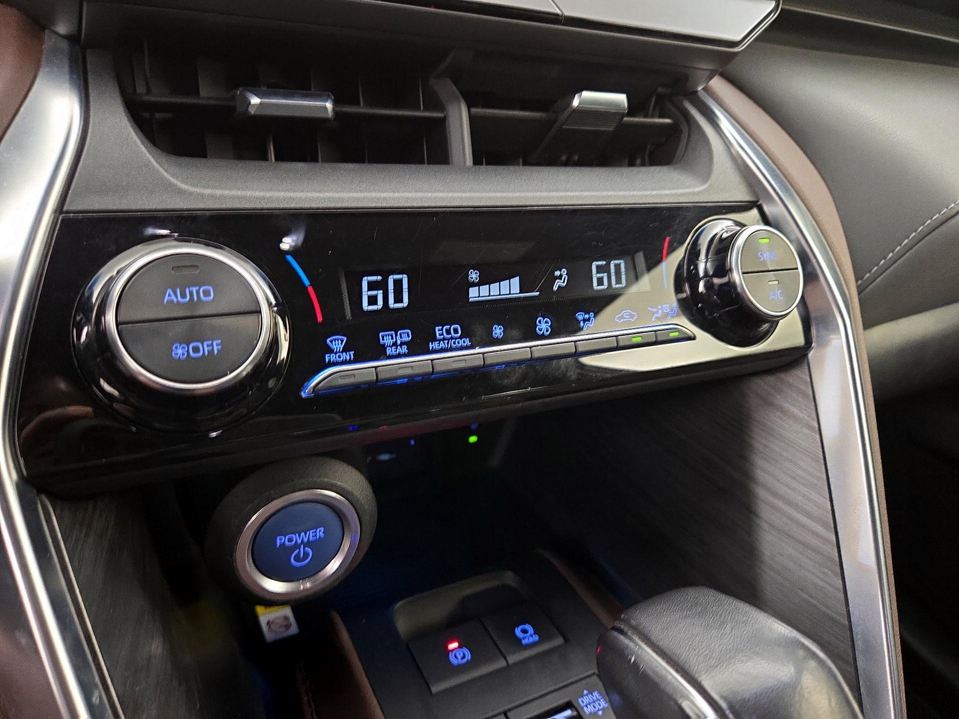 Thumbnail: 2021 Toyota Venza - 16