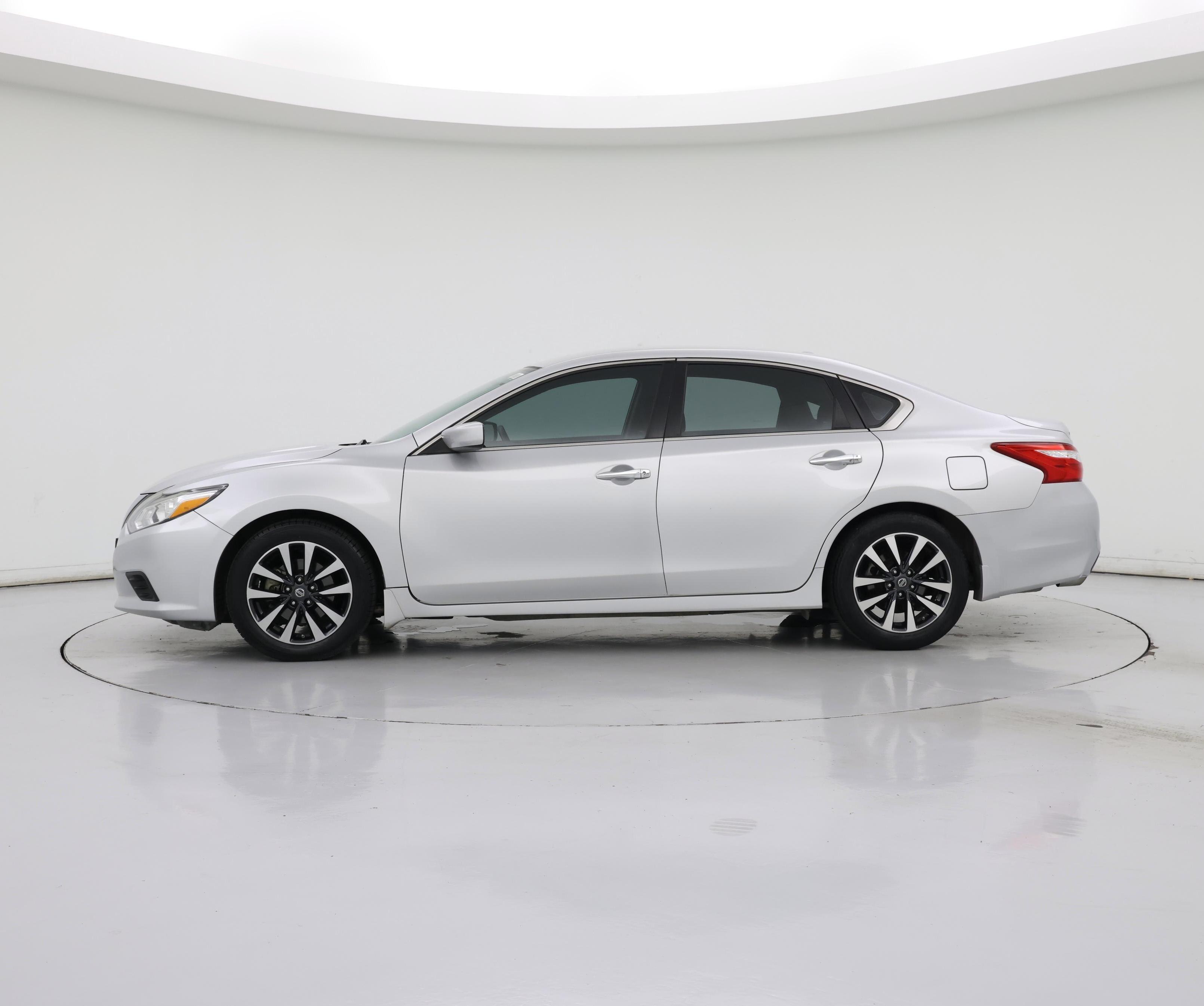 Thumbnail: 2016 Nissan Altima - 3