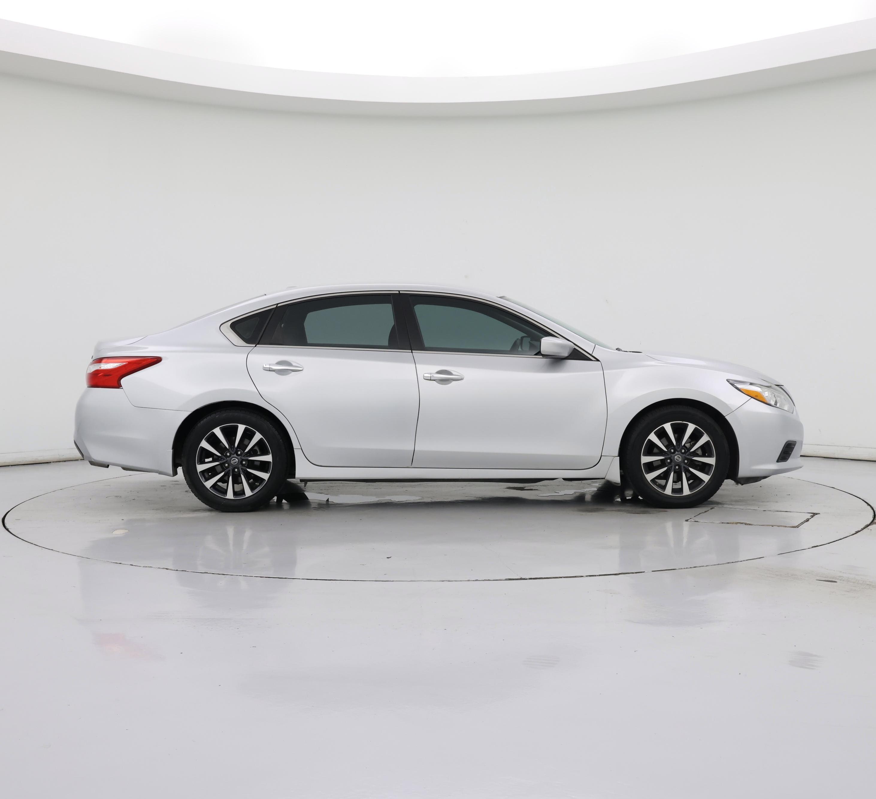 Thumbnail: 2016 Nissan Altima - 7