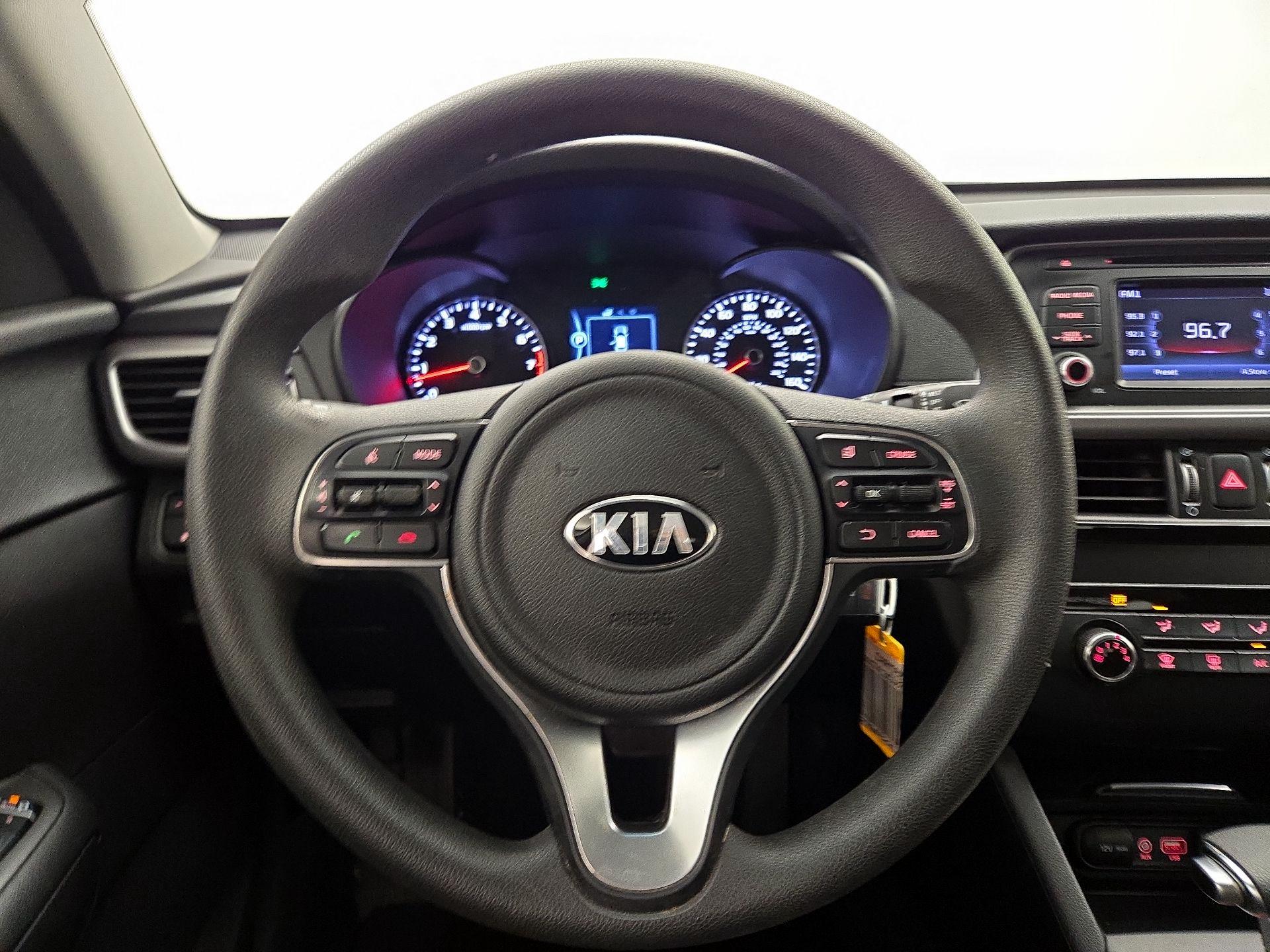 Thumbnail: 2016 Kia Optima - 10