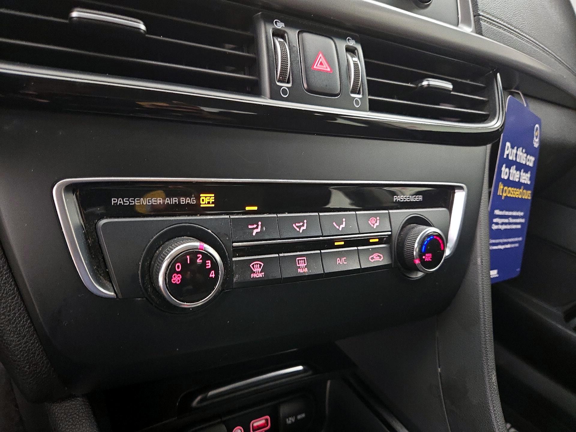 Thumbnail: 2016 Kia Optima - 16