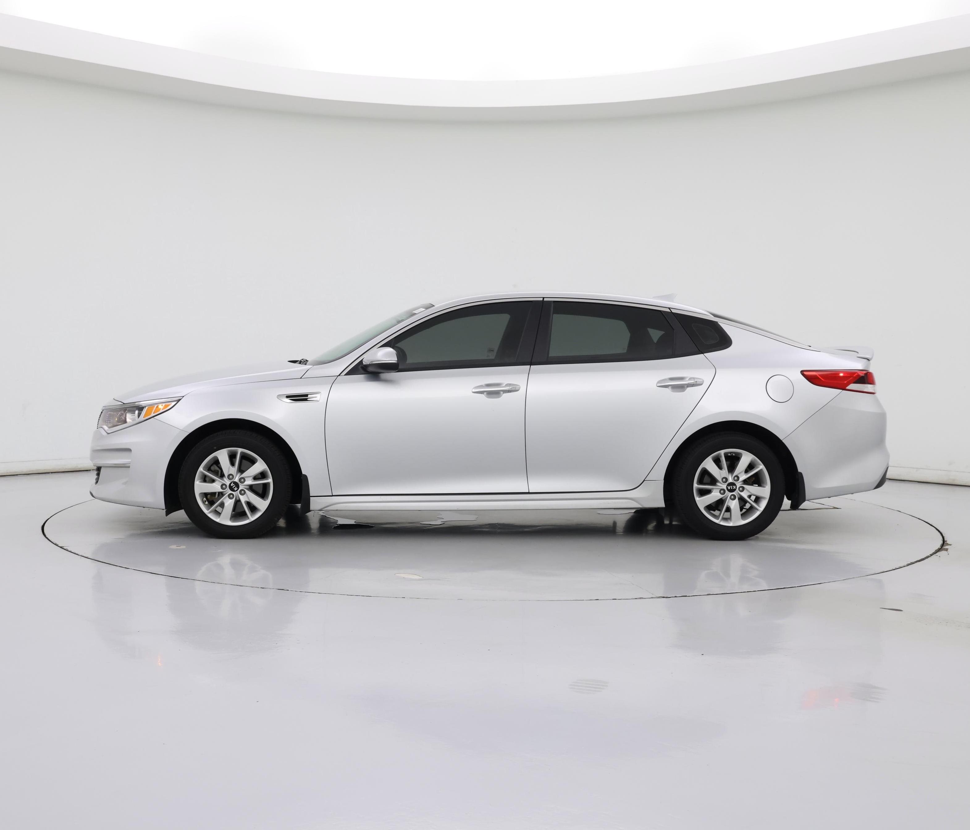 Thumbnail: 2016 Kia Optima - 3