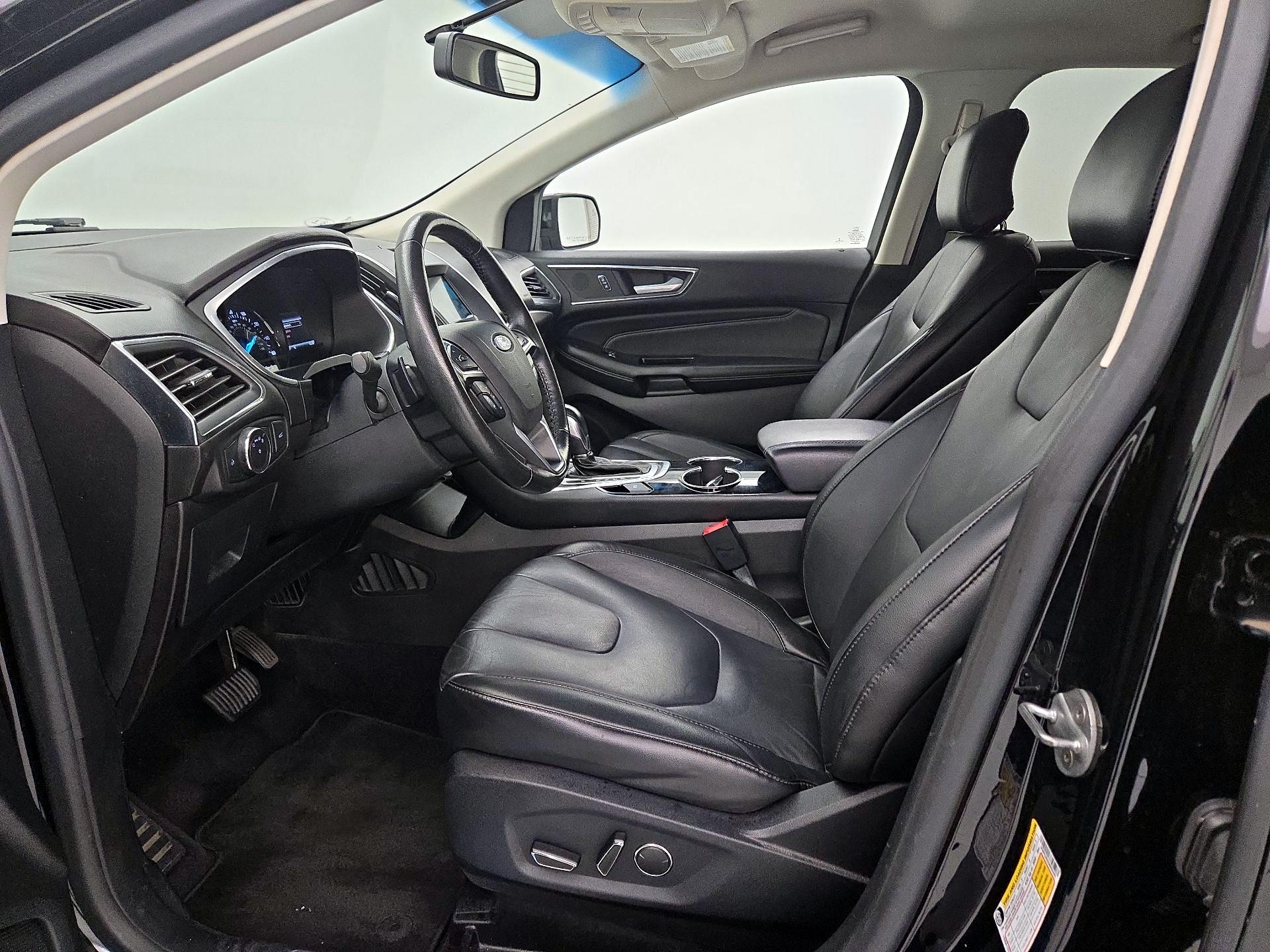 Thumbnail: 2016 Ford Edge - 11
