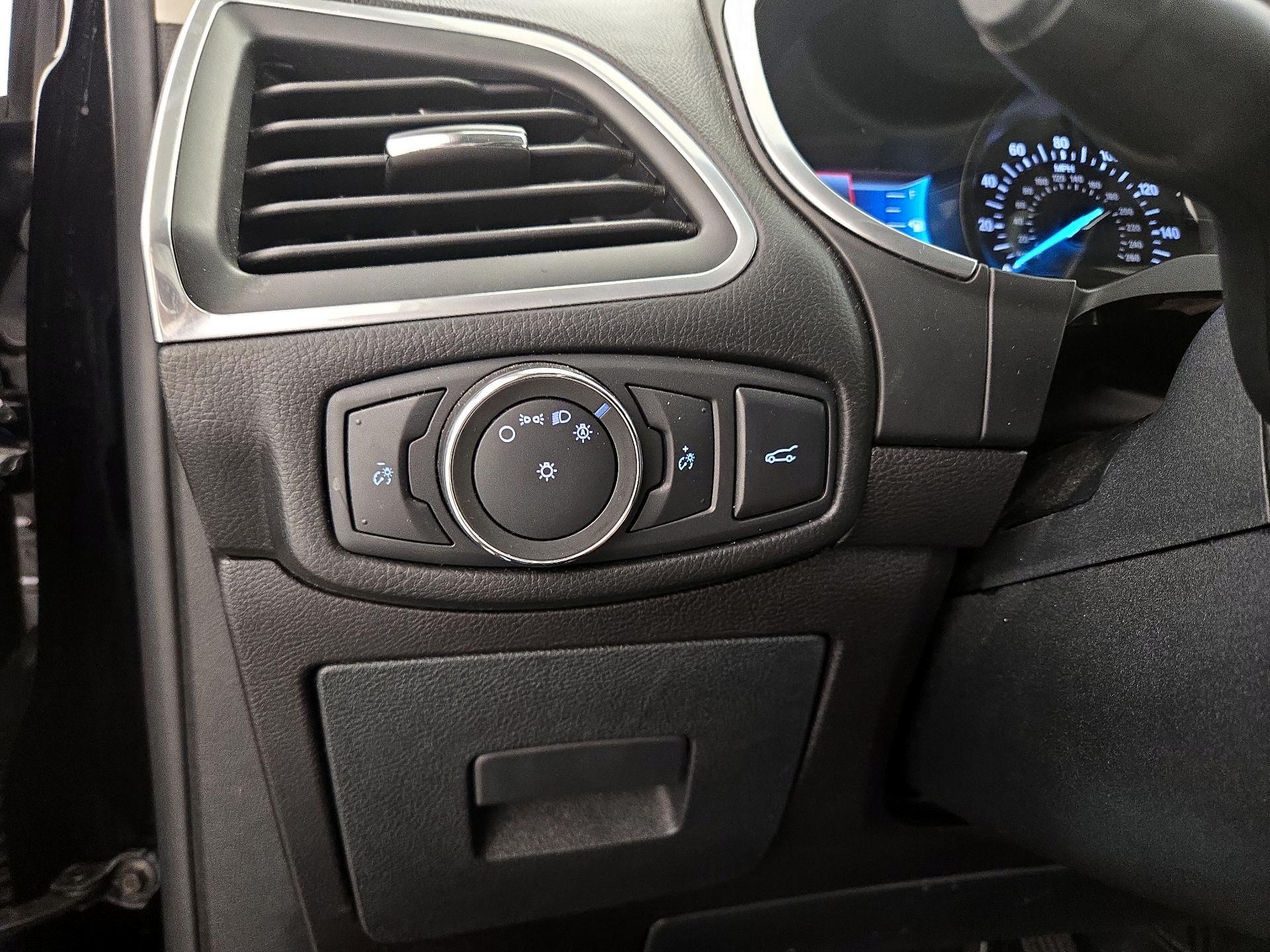 Thumbnail: 2016 Ford Edge - 13