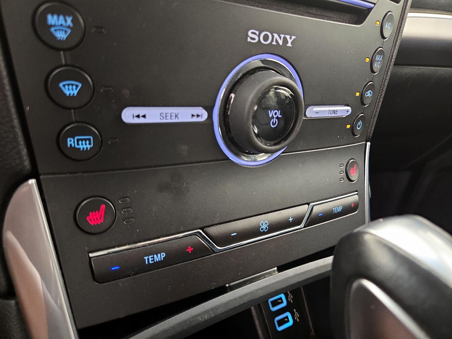 Thumbnail: 2016 Ford Edge - 17