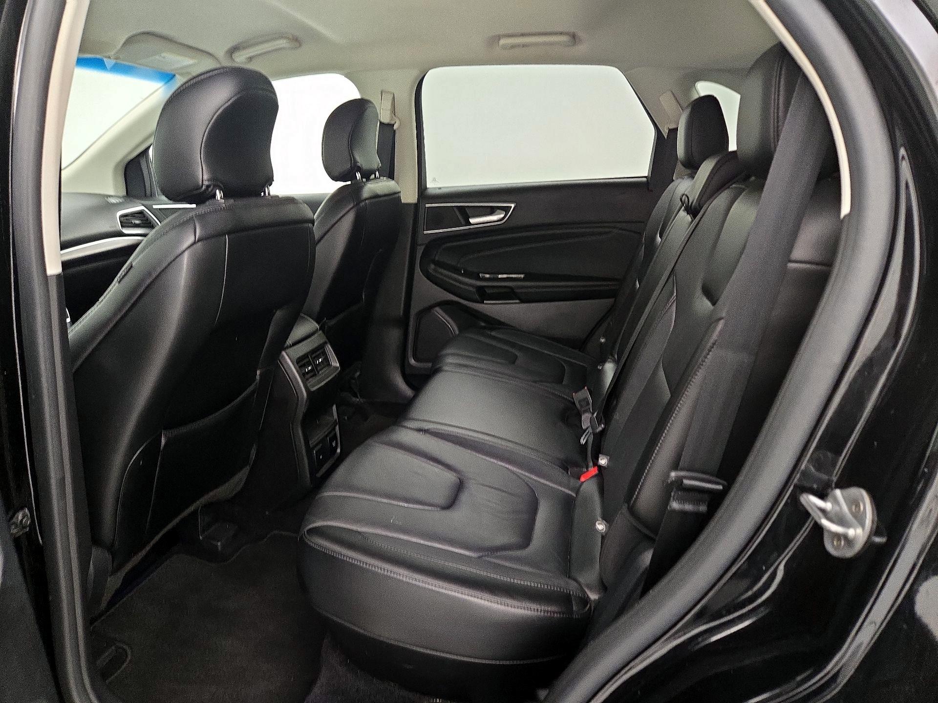 Thumbnail: 2016 Ford Edge - 20