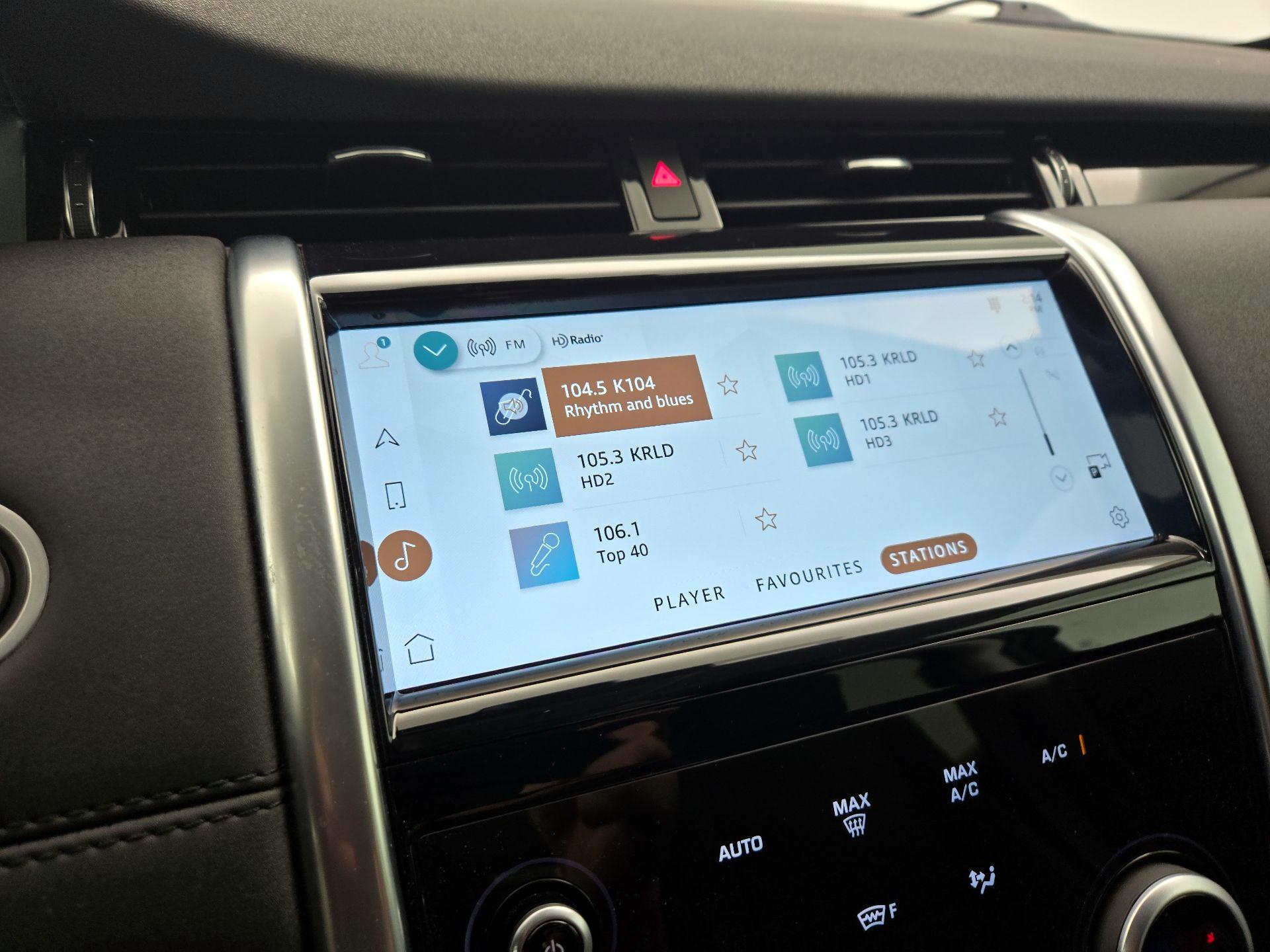 Thumbnail: 2021 Land Rover Discovery Sport - 16