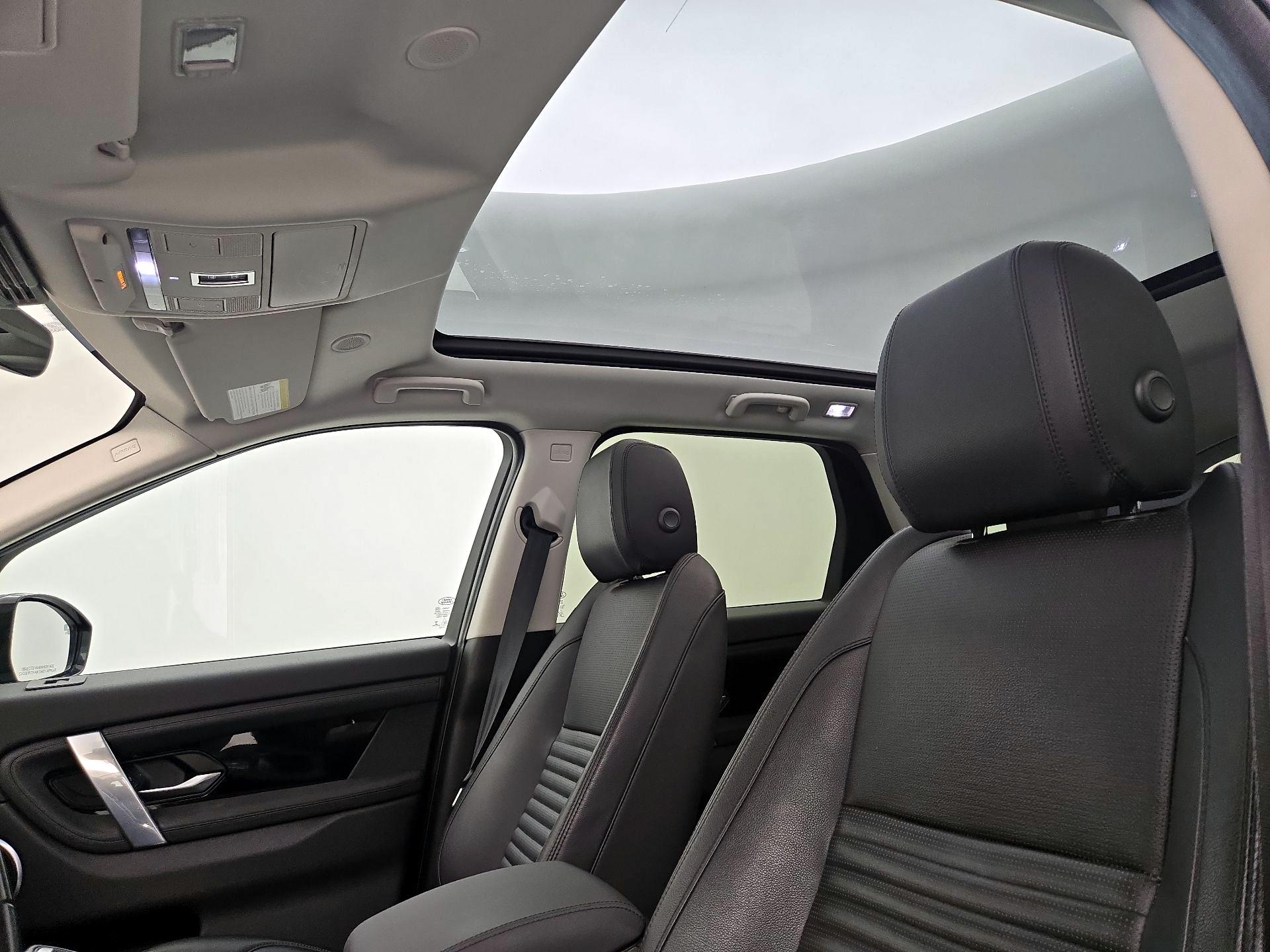 Thumbnail: 2021 Land Rover Discovery Sport - 19
